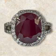 Exquisite 18K White Gold Ring with Diamond and 8.73 Carat IGI Approved Ruby