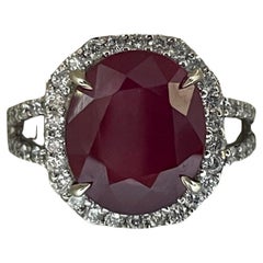 Exquisite 18K White Gold Ring with Diamond and 8.73 Carat IGI Approved Ruby