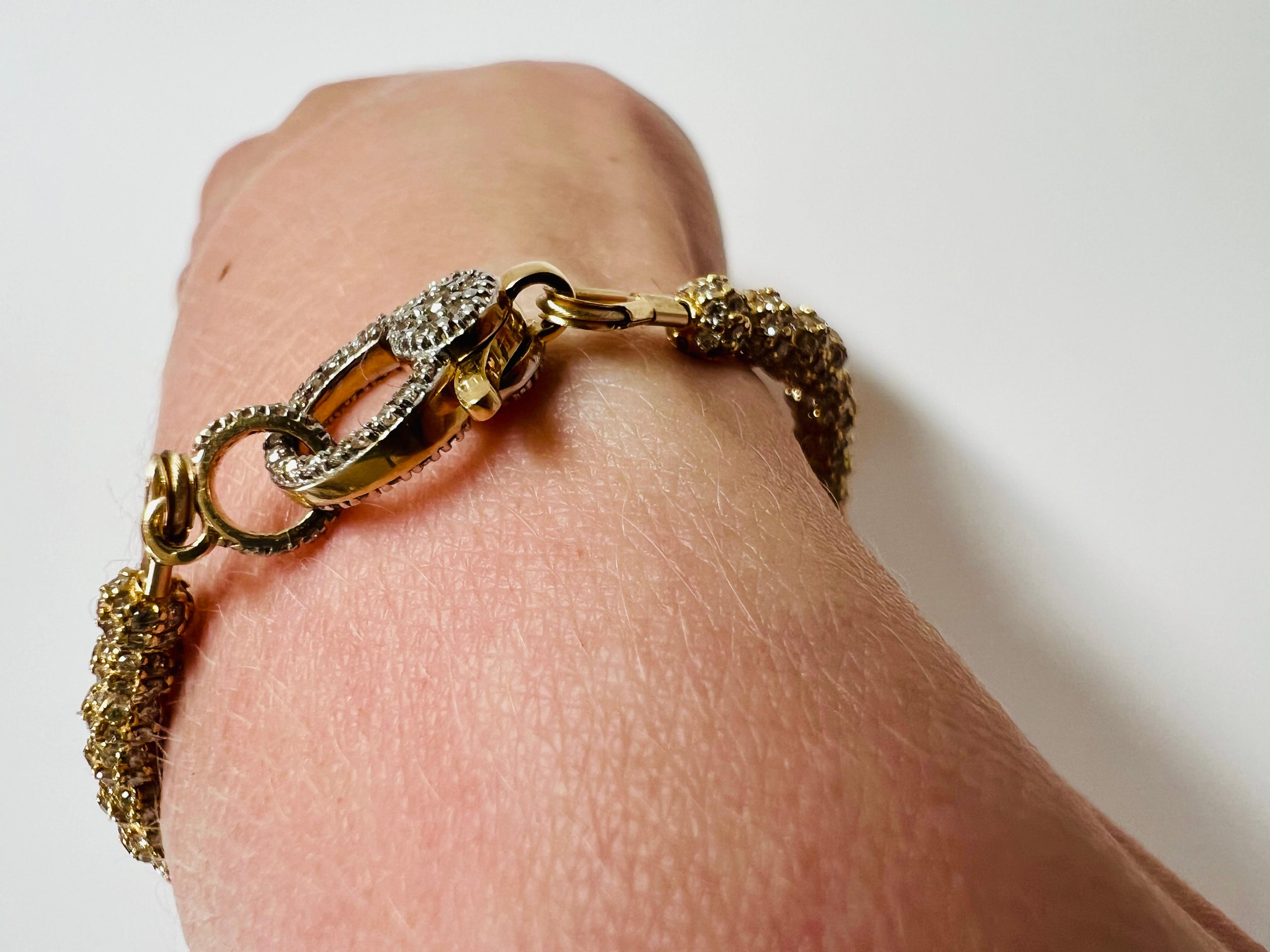 Exquisite 18 Karat Gelbgold, 6,5 Karat Diamant-Tennisarmband im Angebot 3