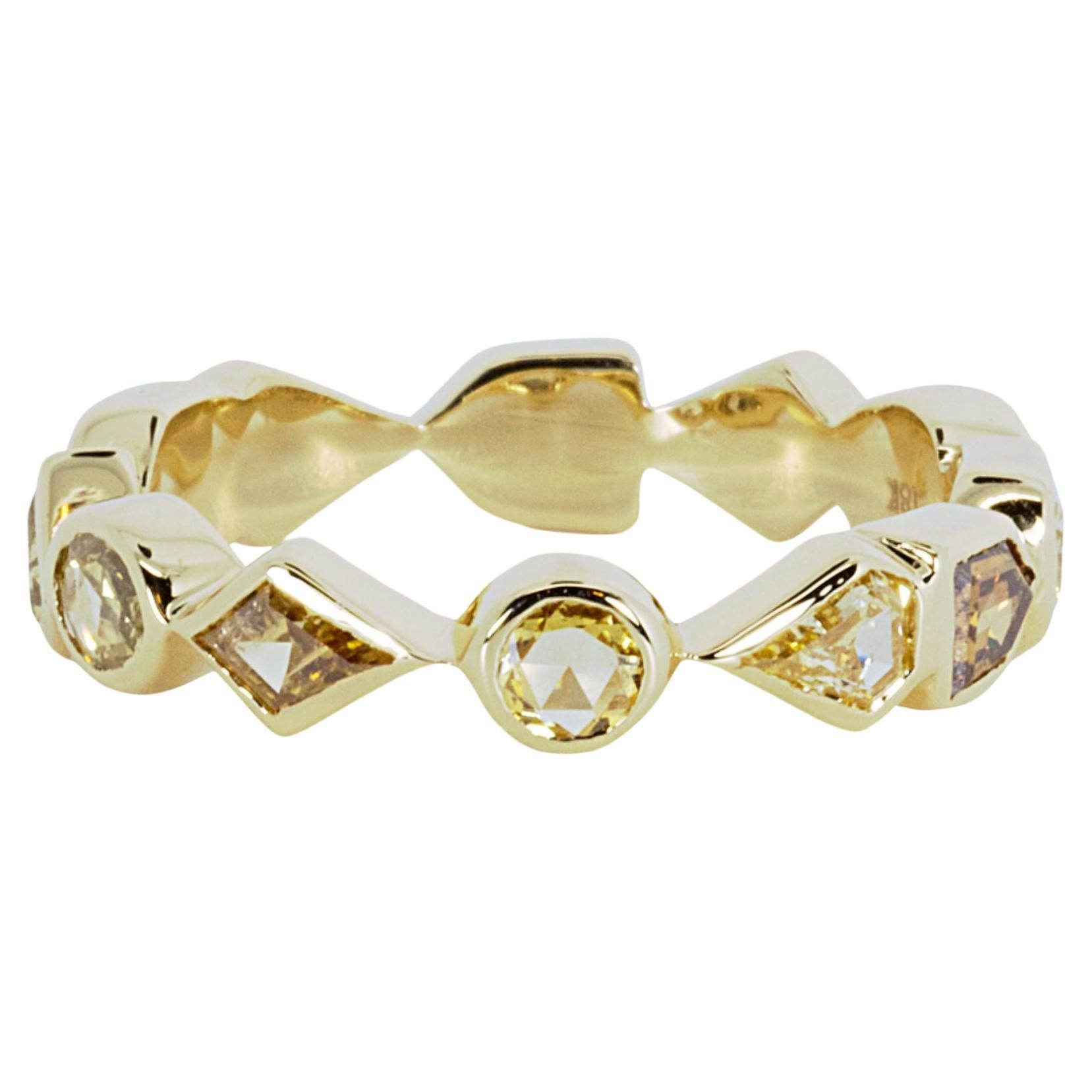 Exquisite 18k Yellow Gold Colored Diamond Ring For Sale