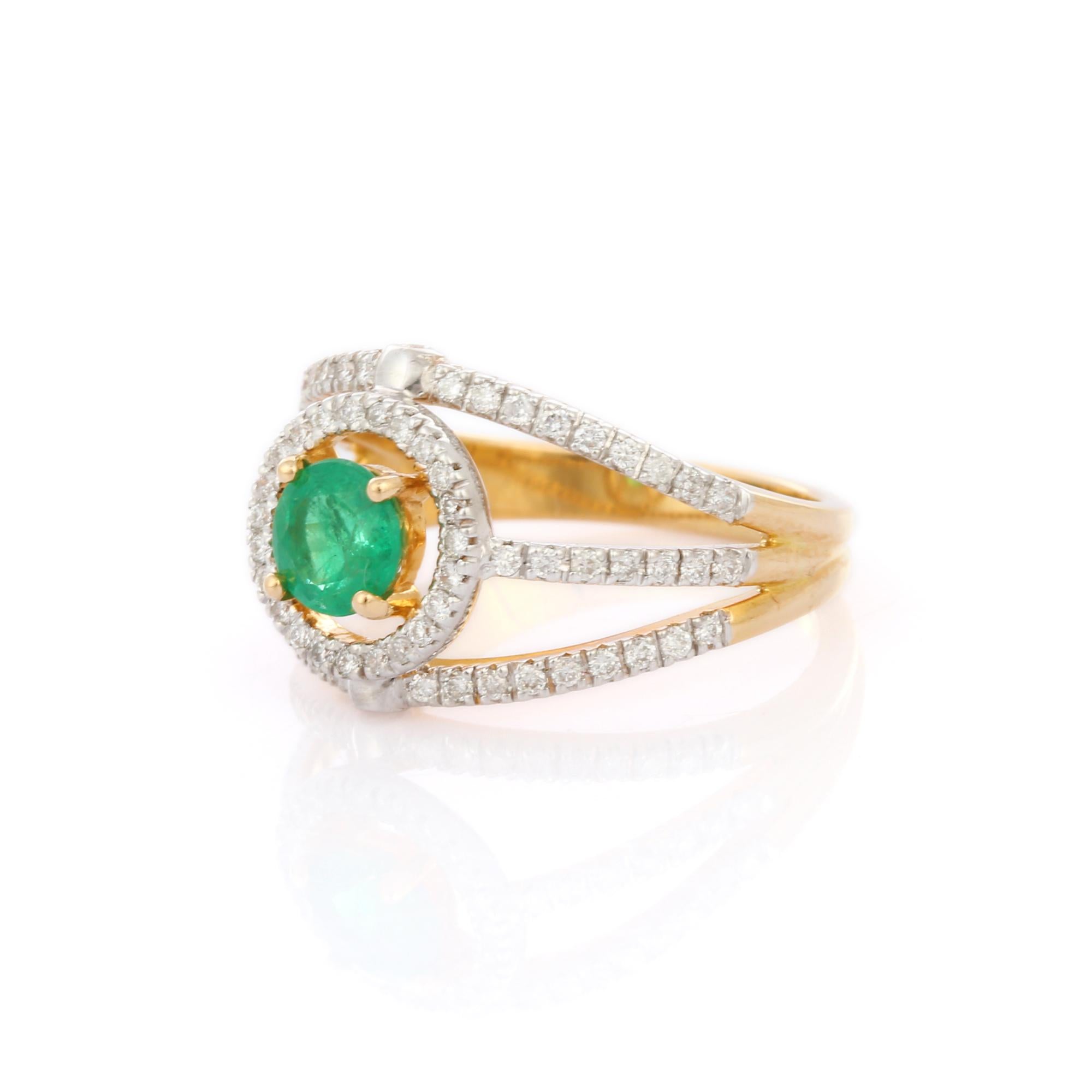 For Sale:  18K Yellow Gold Brilliant Cut Round Emerald and Diamond Studded Wedding Ring 3