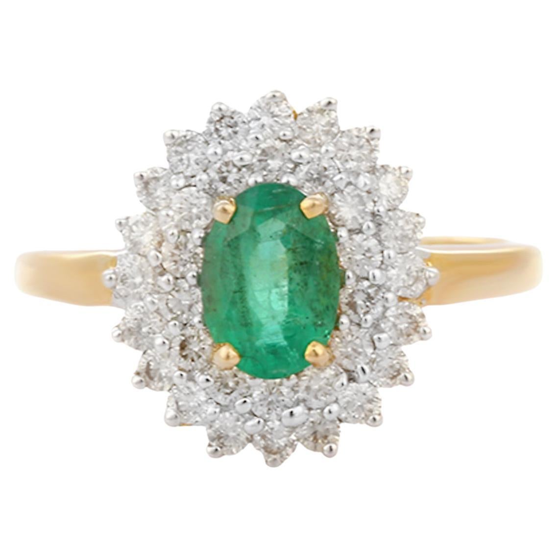 Exquisiter Verlobungsring aus 18 Karat Gelbgold mit Smaragd, Halo und Diamant für sie