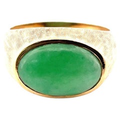Exquisite 18 Karat Gelbgold Jadeit Texturierter Ring