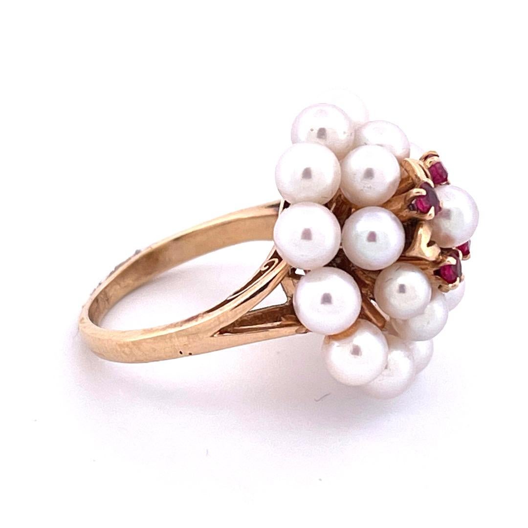 Women's or Men's Exquisite 18karat Yellow Gold Mikimoto Pearl & Ruby Ring