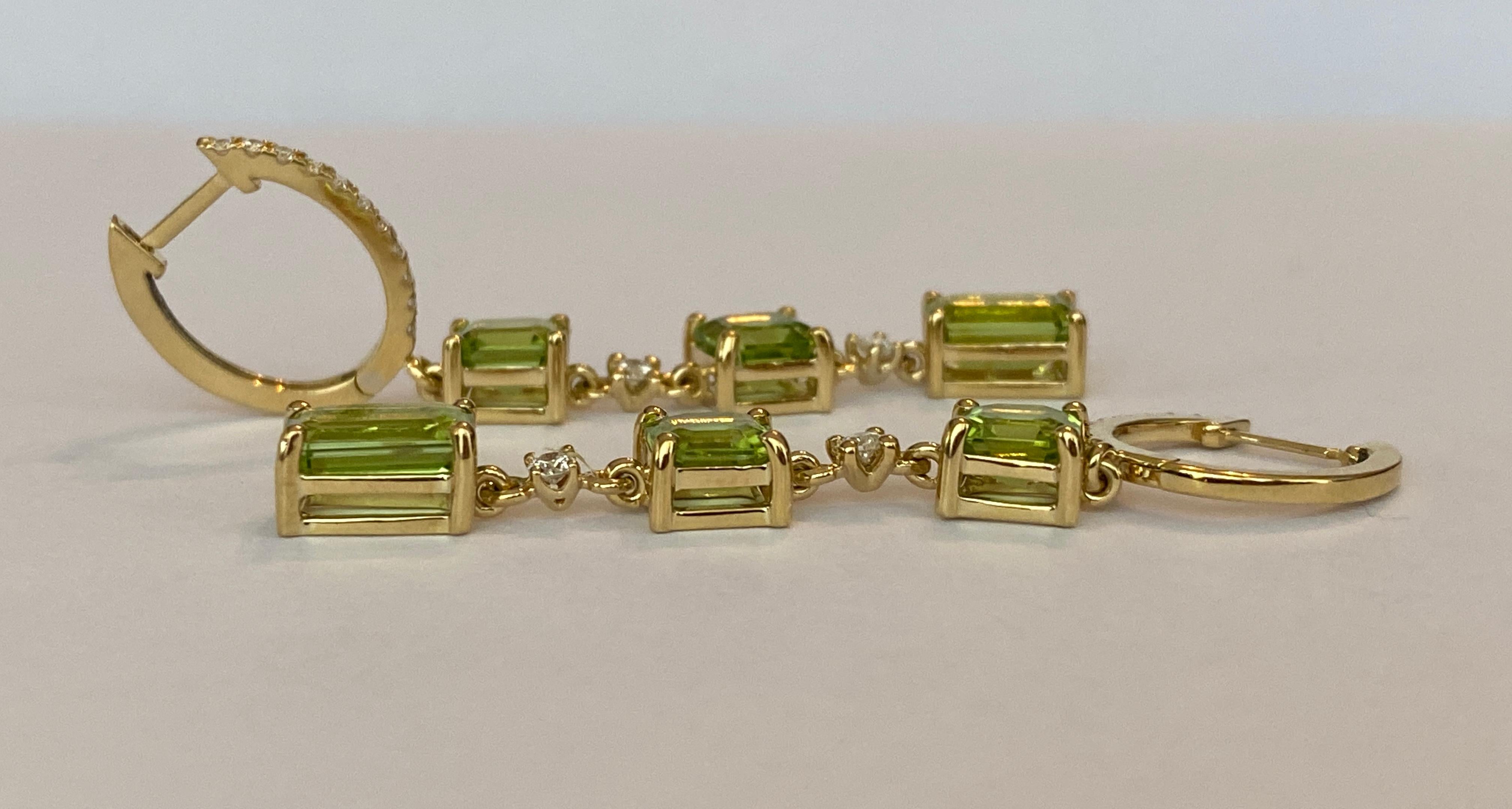 Exquisite 18K Yellow Gold Peridot and Diamond Dangle Earrings For Sale 8