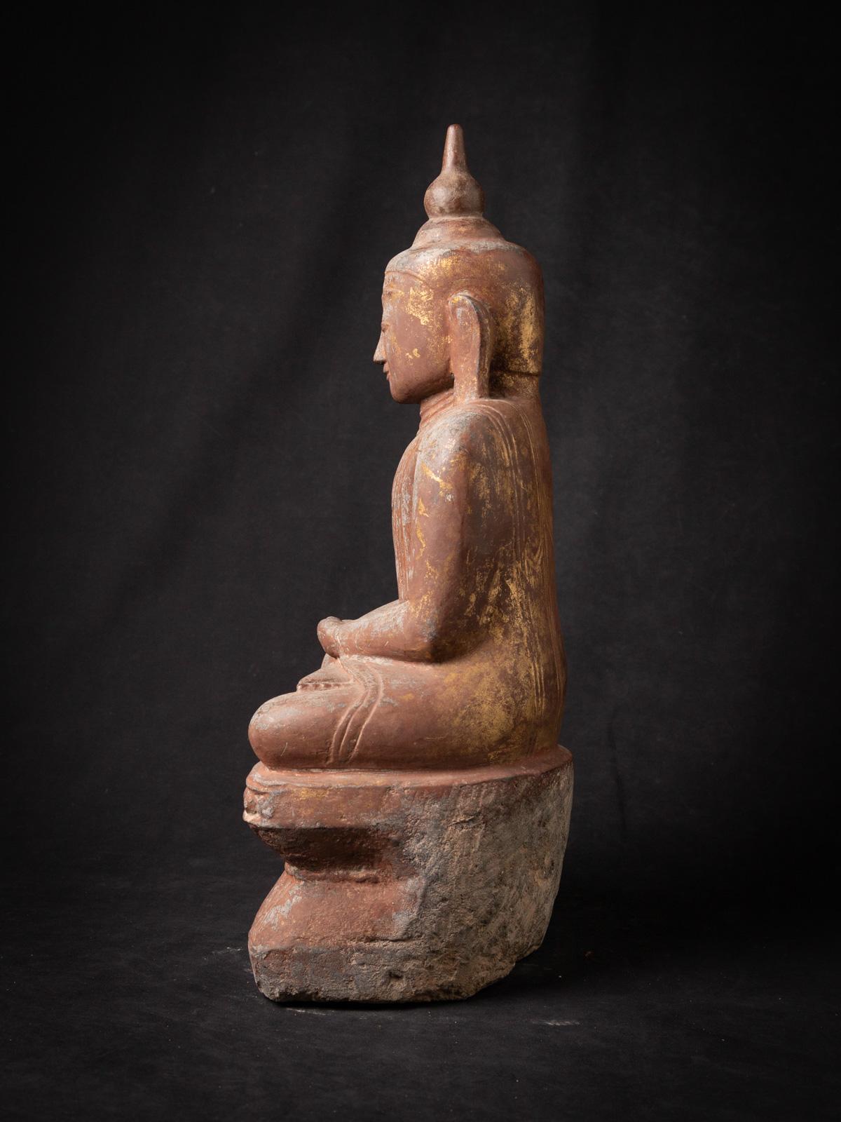 Exquisite 18th Century Burmese Sandstone Buddha Statue with Shan Tai Yai Style In Good Condition For Sale In DEVENTER, NL