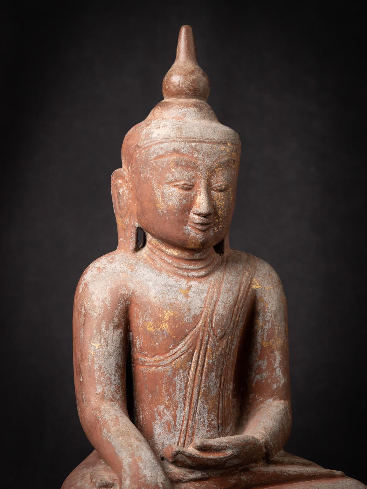 Exquisite 18th Century Burmese Sandstone Buddha Statue with Shan Tai Yai Style For Sale 3