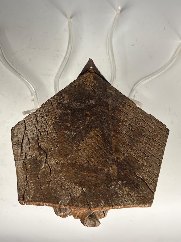 Legno Squisito scaffale angolare in legno di limo rococò fiammingo del XVIII secolo in vendita