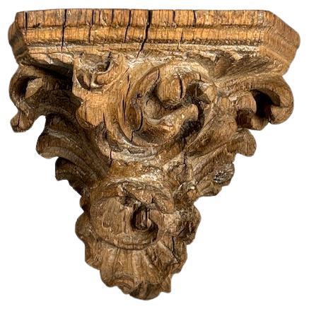 Exquisites flämisches Rokoko-Eckregal aus Lindenholz aus dem 18.