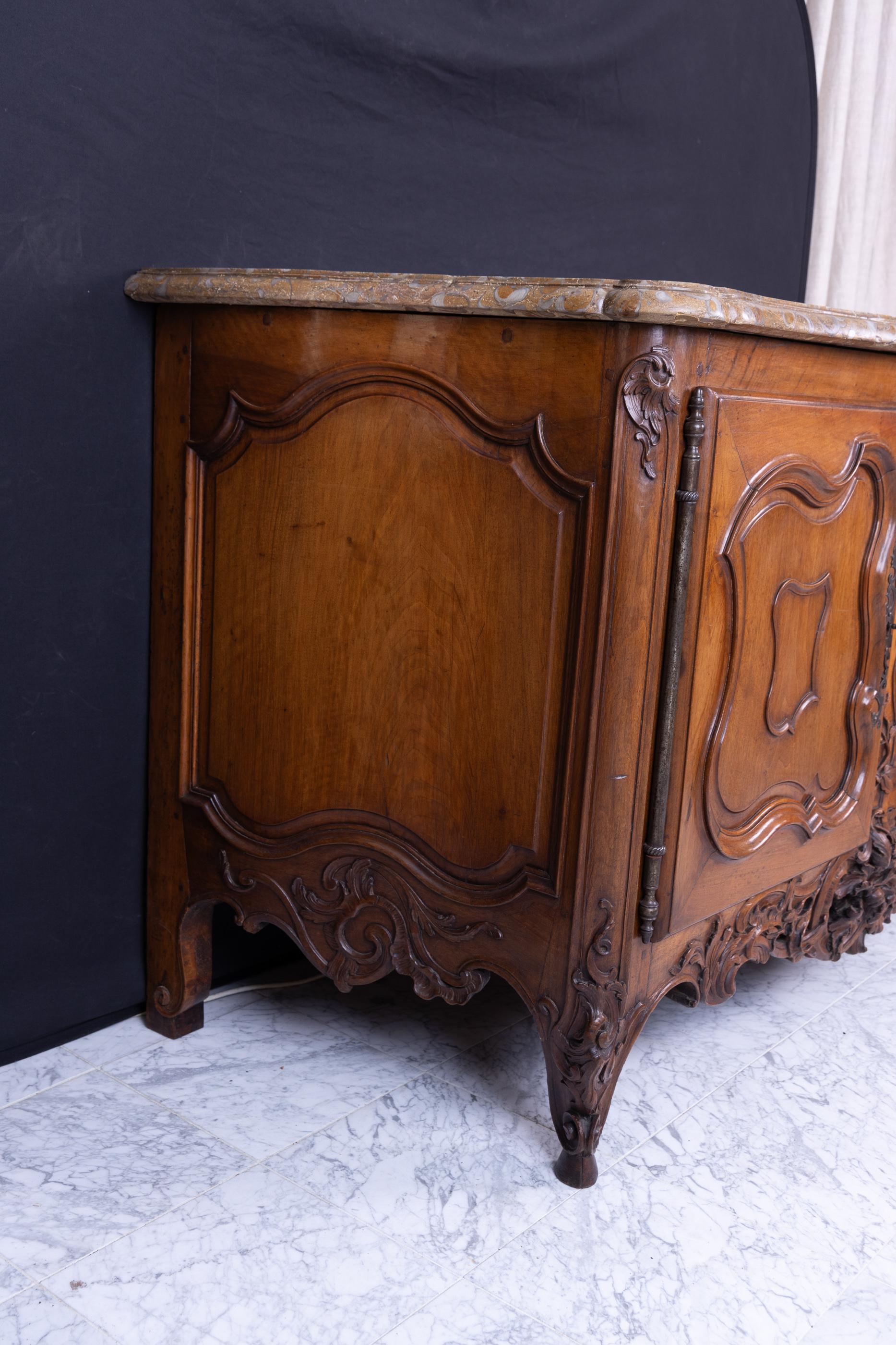 Exquisite 18th century Lyonnaise Carved Walnut Buffet, Country French  For Sale 3
