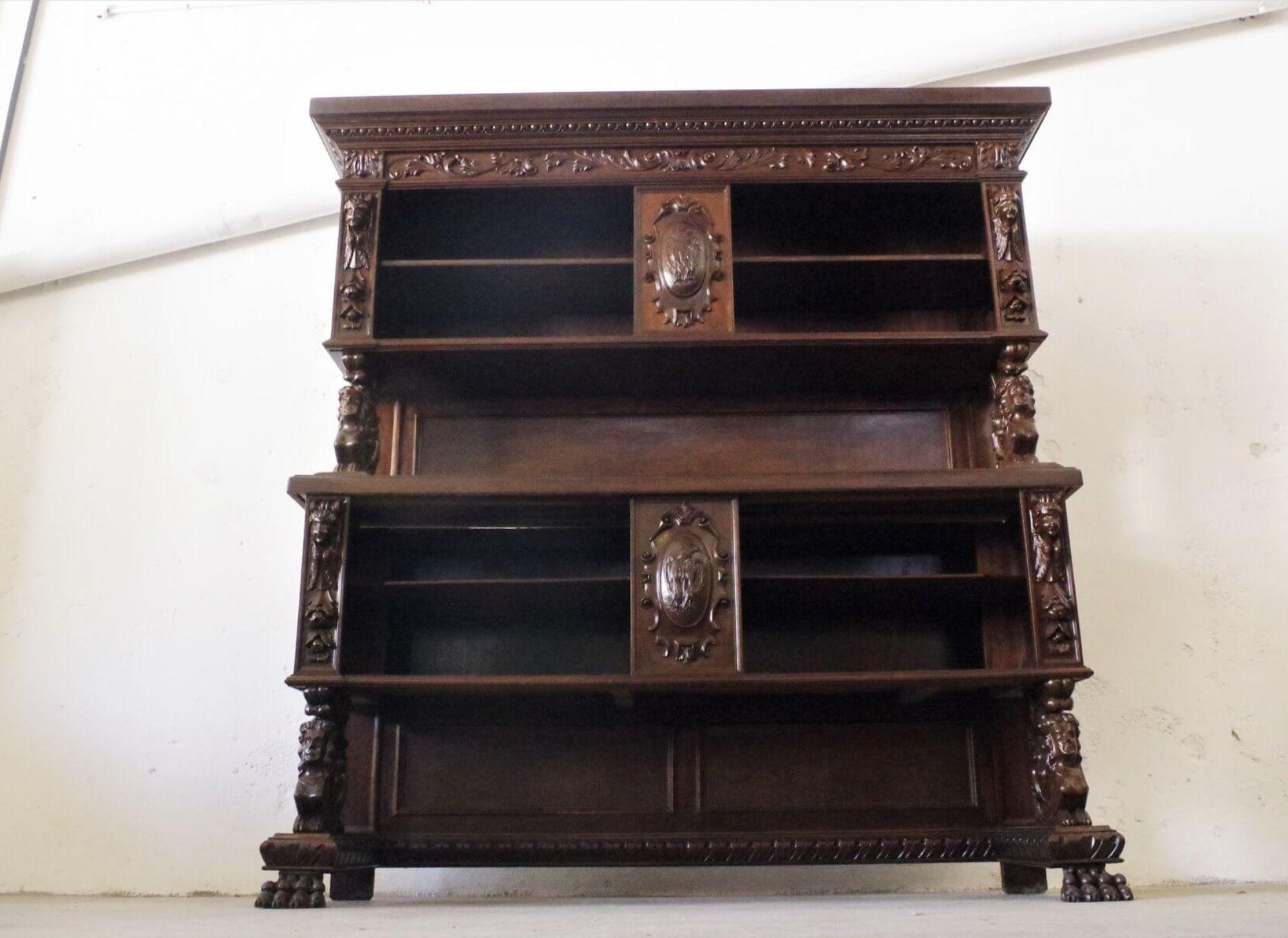 Noce Exquisite 1920s Carved Walnut Notary Cabinet – A Masterpiece of Craftsmanship in vendita