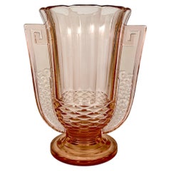 Exquisito jarrón Art Déco de cristal rosa de los años 30, de Val Saint Lambert (Bélgica)