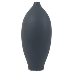 Magnifique soliflore en céramique noire tourné à la main des années 1940