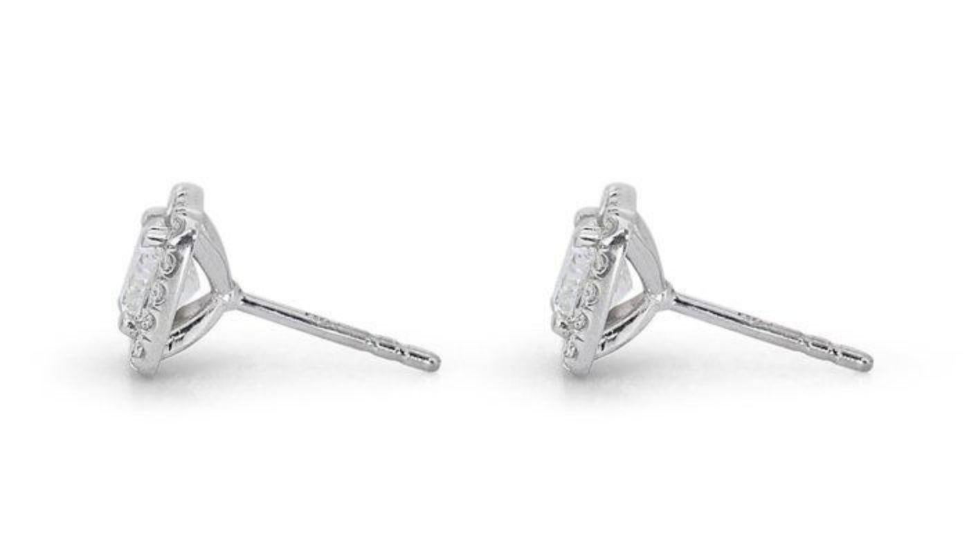 Exquisite 1.94ct Cushion Modified Brilliant Diamond Stud Earrings In New Condition For Sale In רמת גן, IL