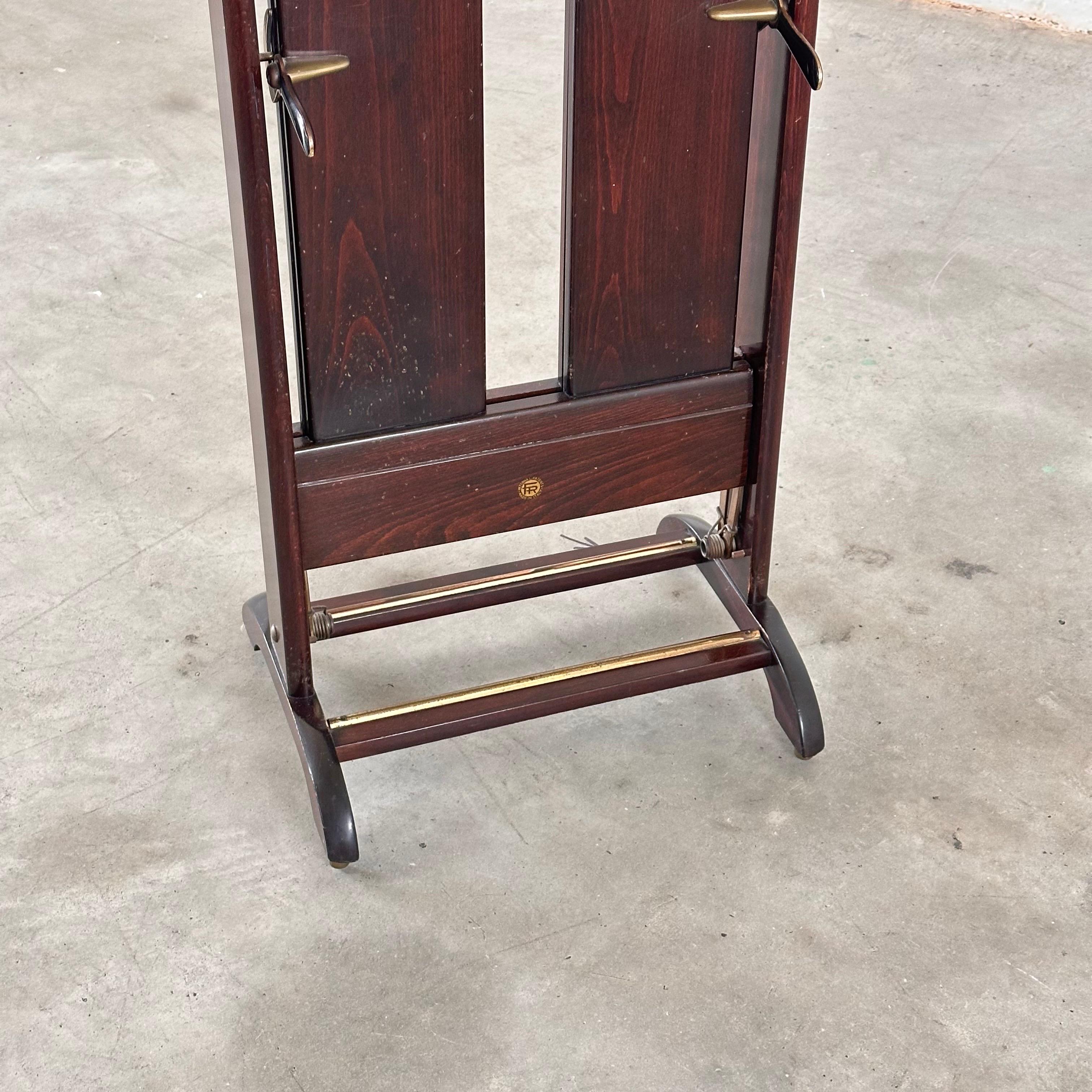 Exquisite 1950s Fratelli Reguitti Clothes Valet Stand by Ico Parisi  For Sale 12