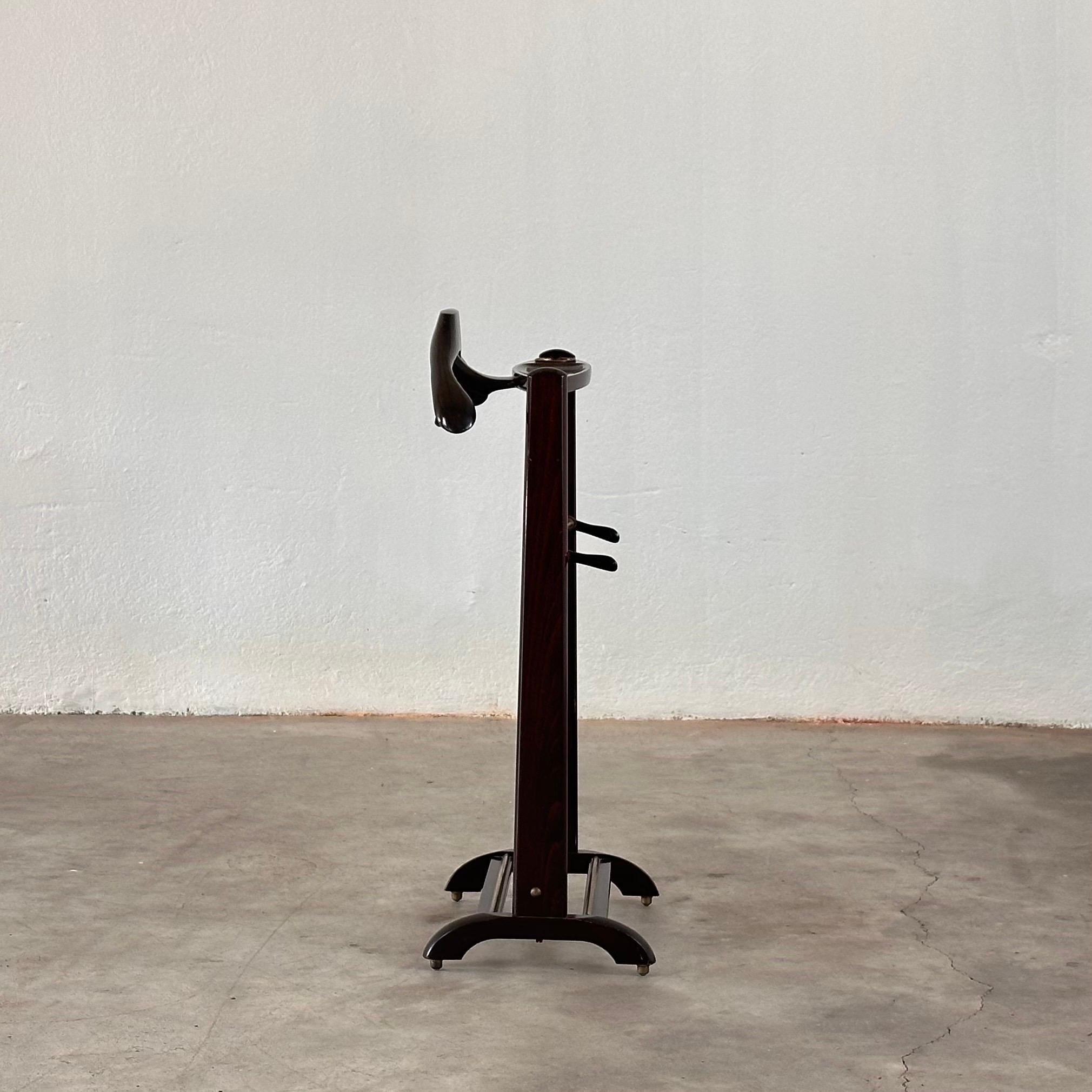 Mid-Century Modern Exquisite 1950s Fratelli Reguitti Clothes Valet Stand by Ico Parisi  For Sale