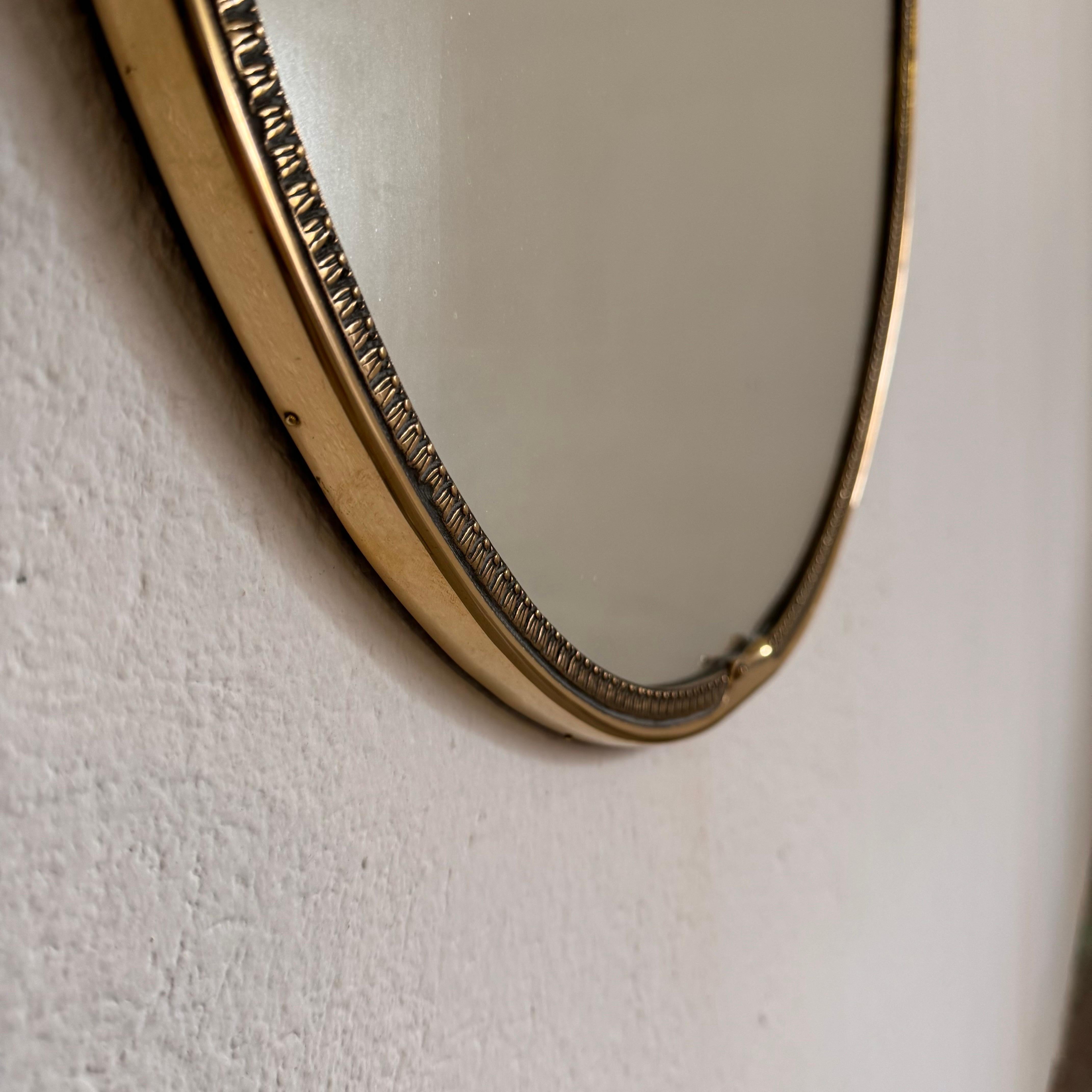 Exquisite 1950s Italian Brass Mirror in the Style of Gio Ponti For Sale 4