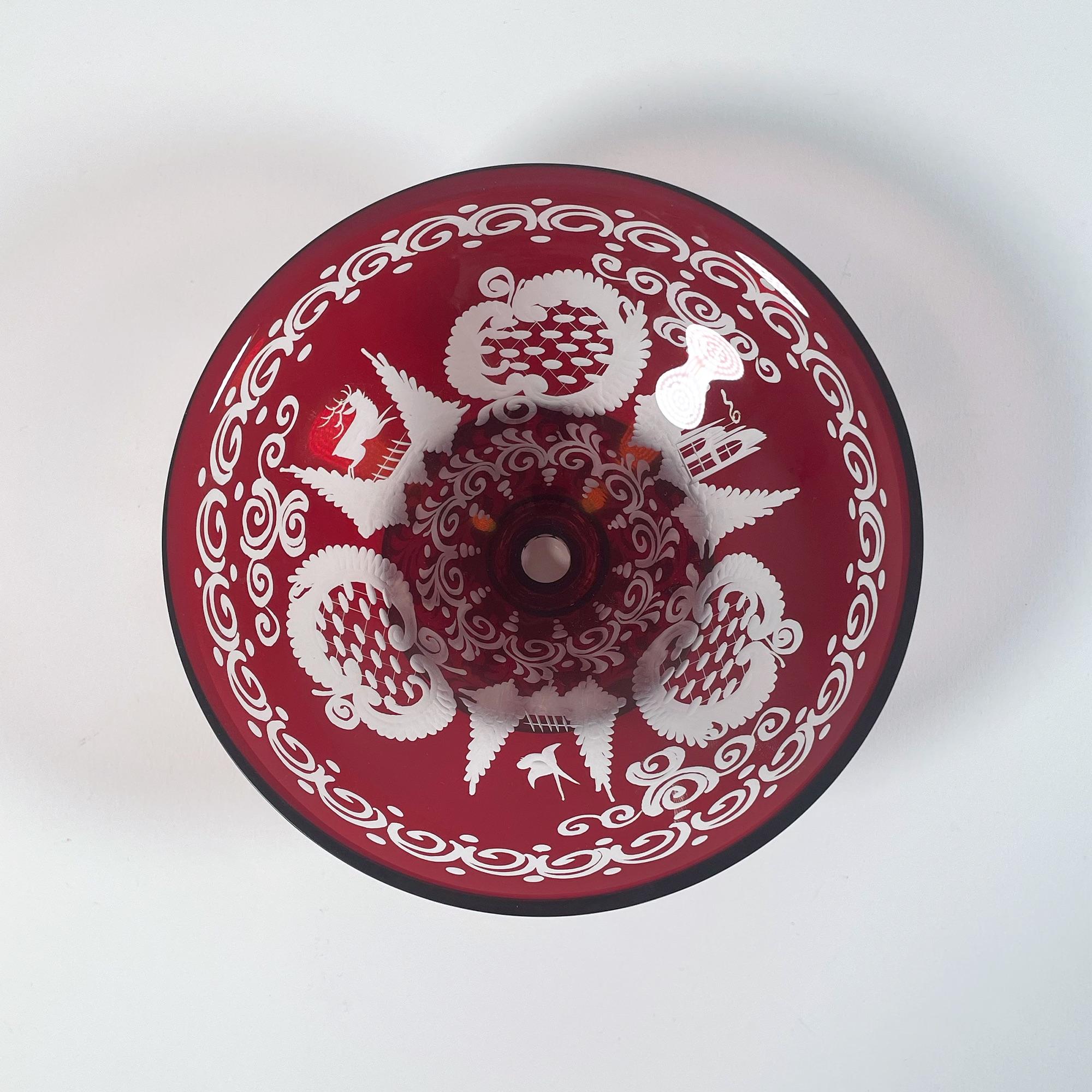 Exquisite 1950s Red Cut Glass Bowl – A Bohemian Treasure In Excellent Condition For Sale In PARIS, FR