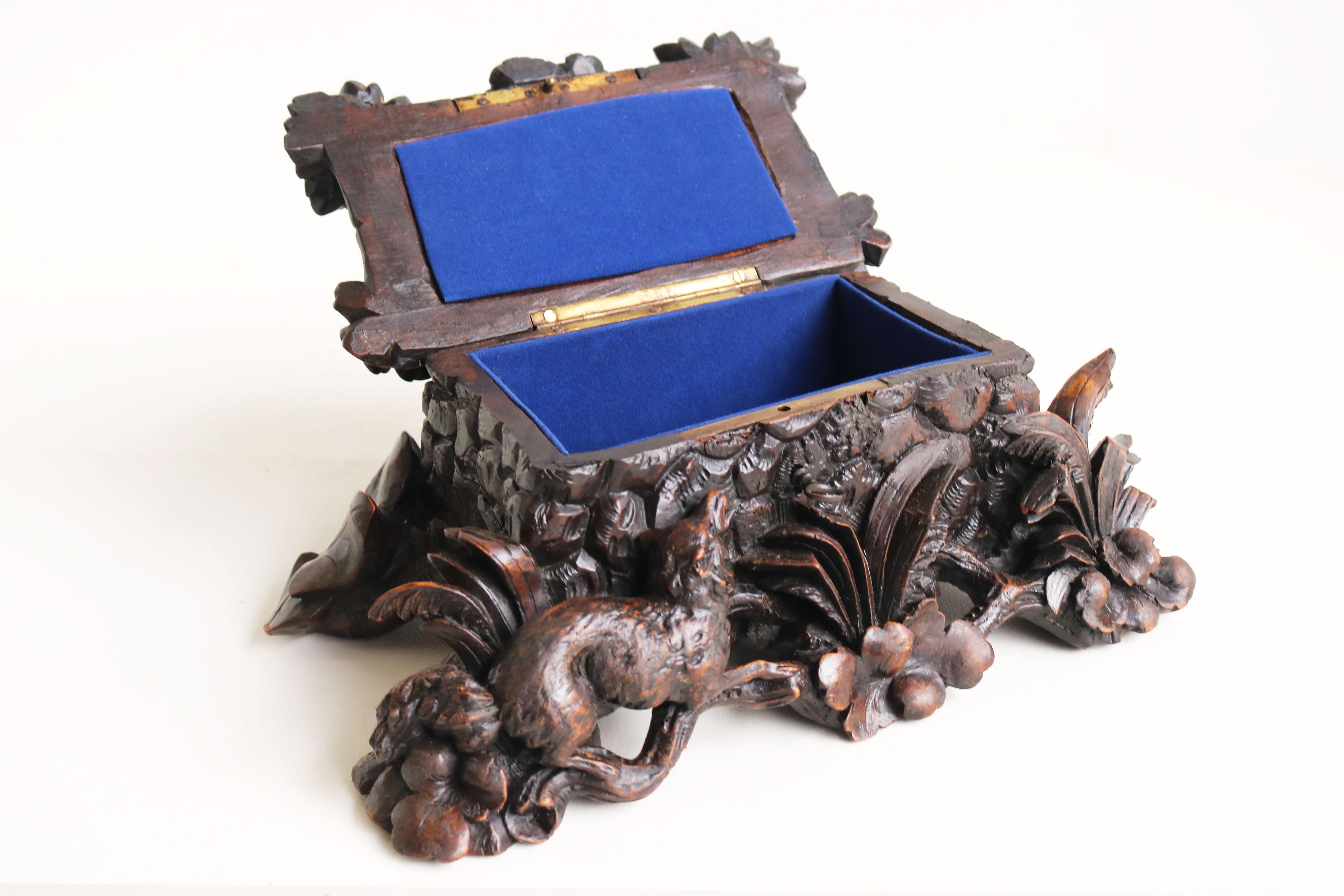 Black Forest Exquisite 19th Century antique Swiss fully hand carved Black forest Jewelry box For Sale