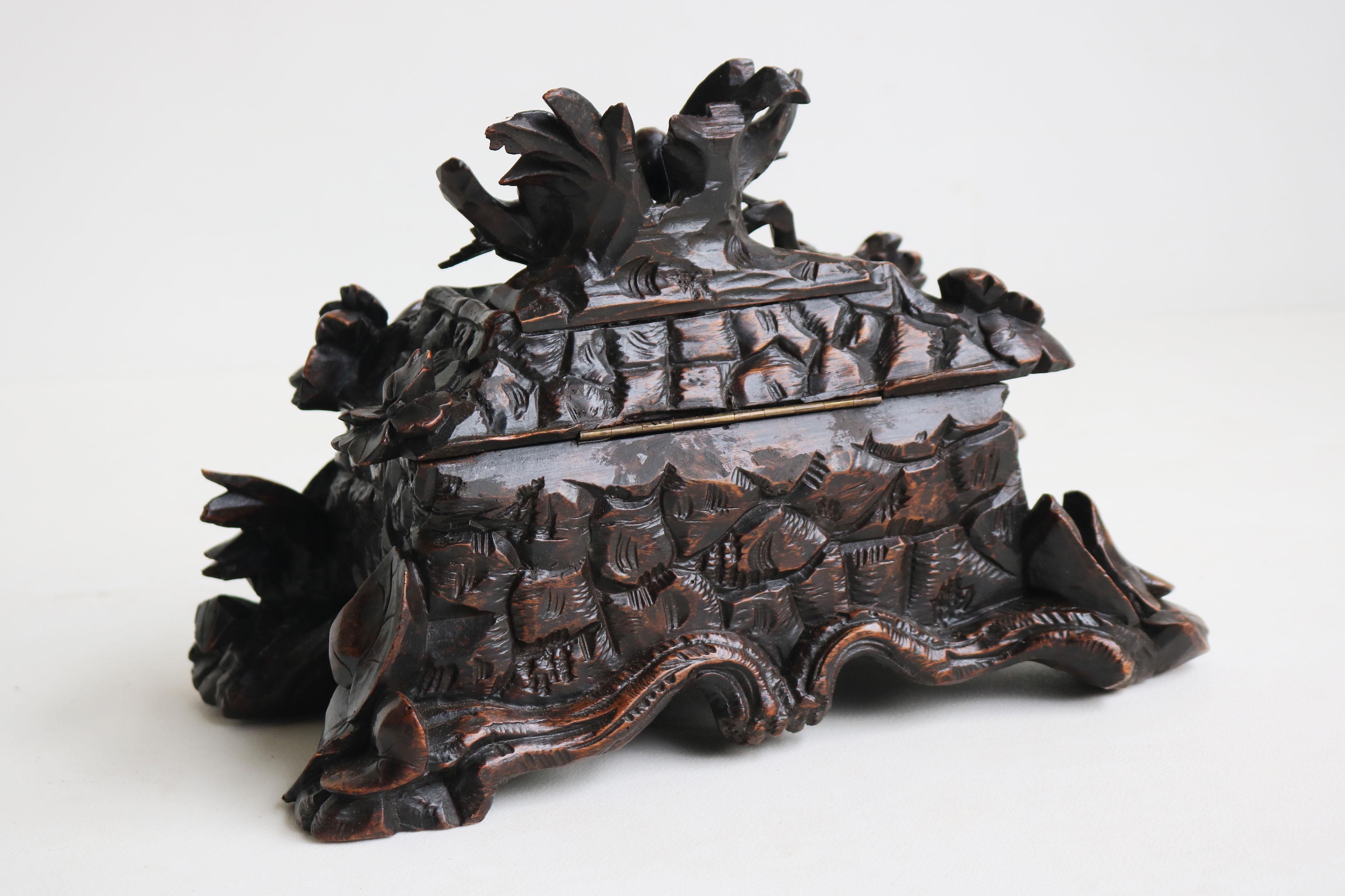 Exquisite 19th Century antique Swiss fully hand carved Black forest Jewelry box For Sale 1