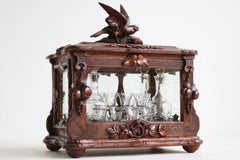 Exquise boîte à liqueurs Black Forest du 19e siècle, intérieur complet en noyer Tantalus