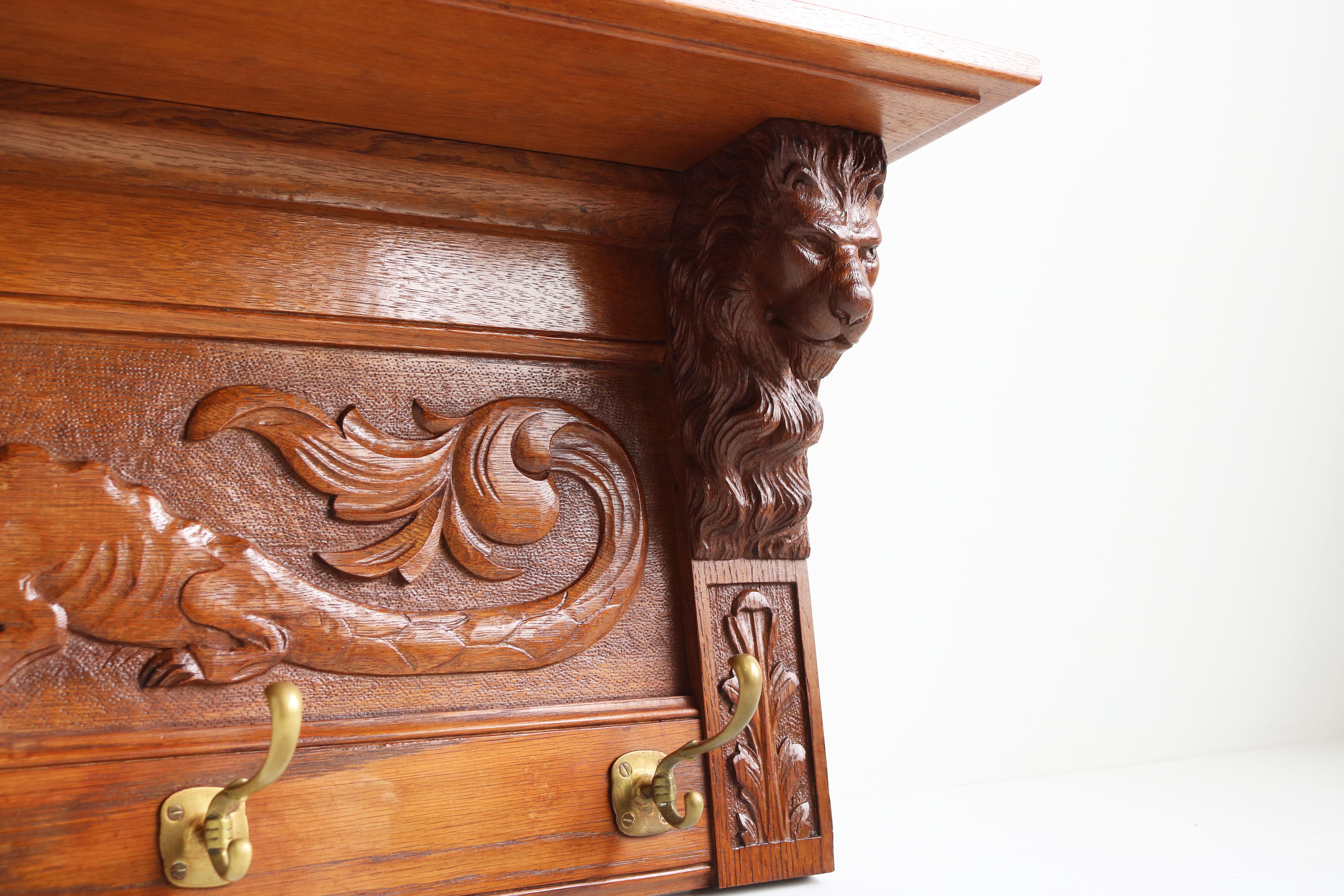 Exquisite 19th Century French Antique Renaissance Revival Coat Rack Lion Masks In Good Condition For Sale In Ijzendijke, NL