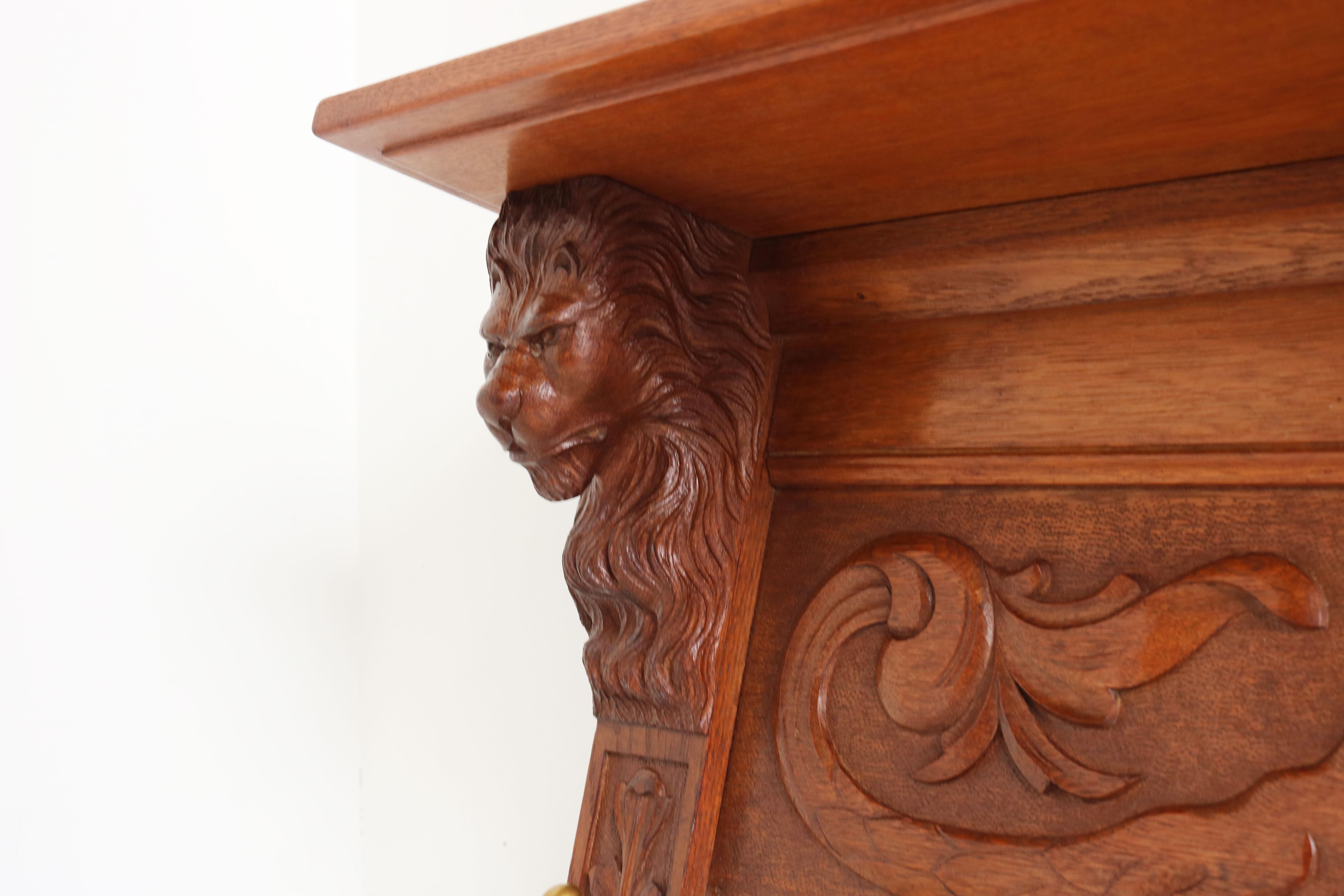 Exquisite 19th Century French Antique Renaissance Revival Coat Rack Lion Masks For Sale 3