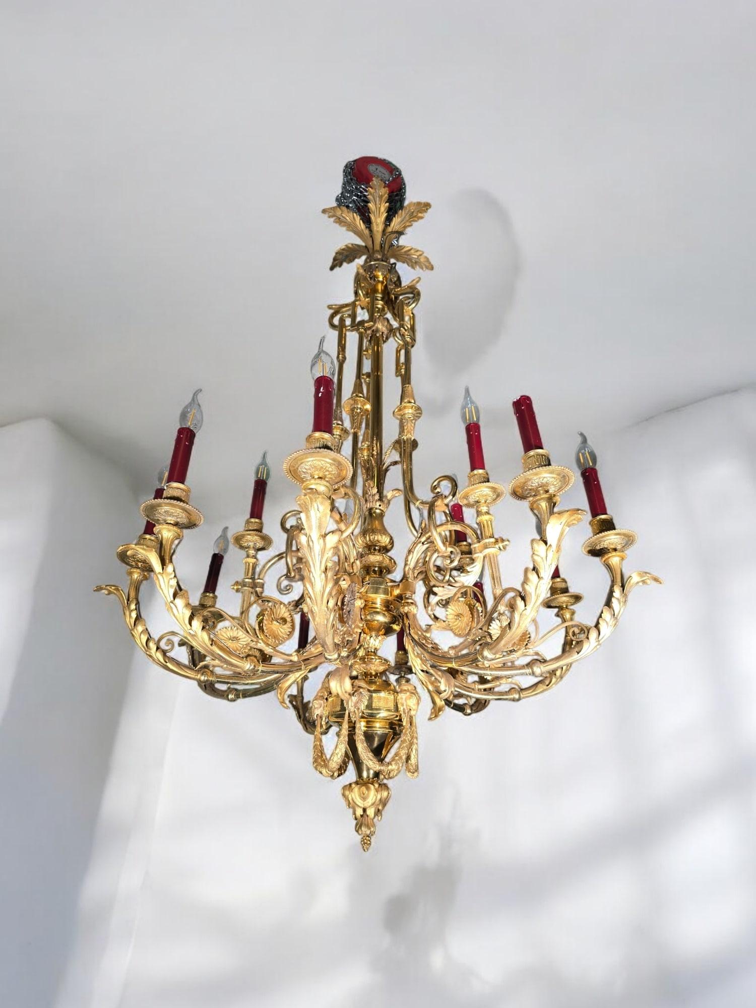 Lustre exquis en bronze doré français du XIXe siècle - 16 Lights en vente 7