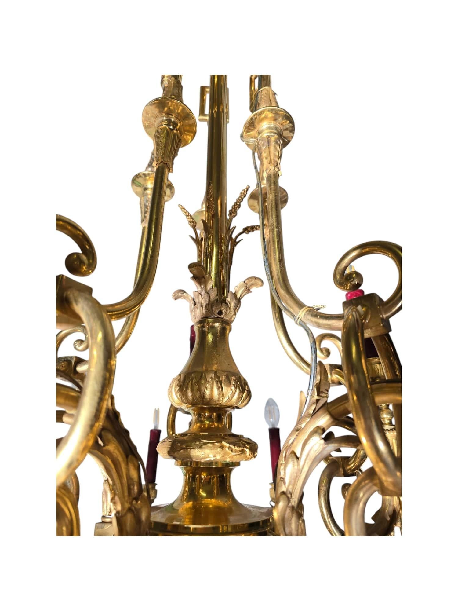 Lustre exquis en bronze doré français du XIXe siècle - 16 Lights en vente 8