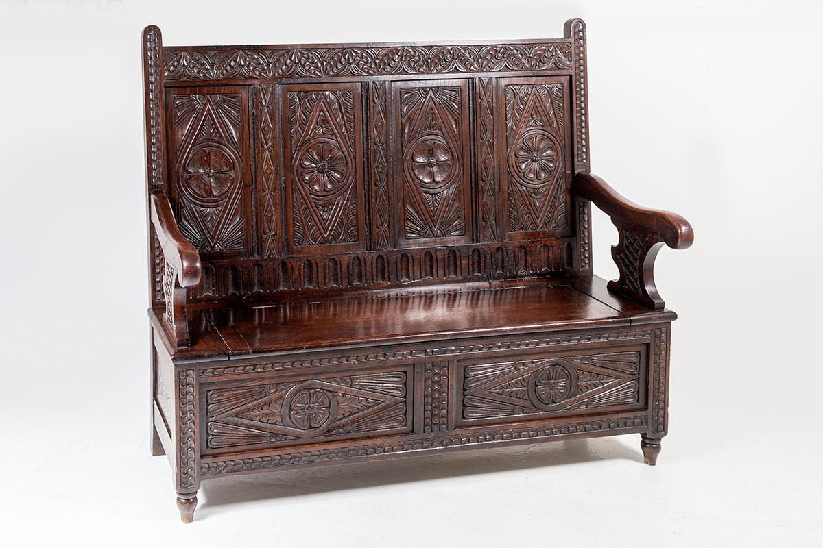 Exquisite 19th Century Heavily Carved Oak Antique Box Settle For Sale 1