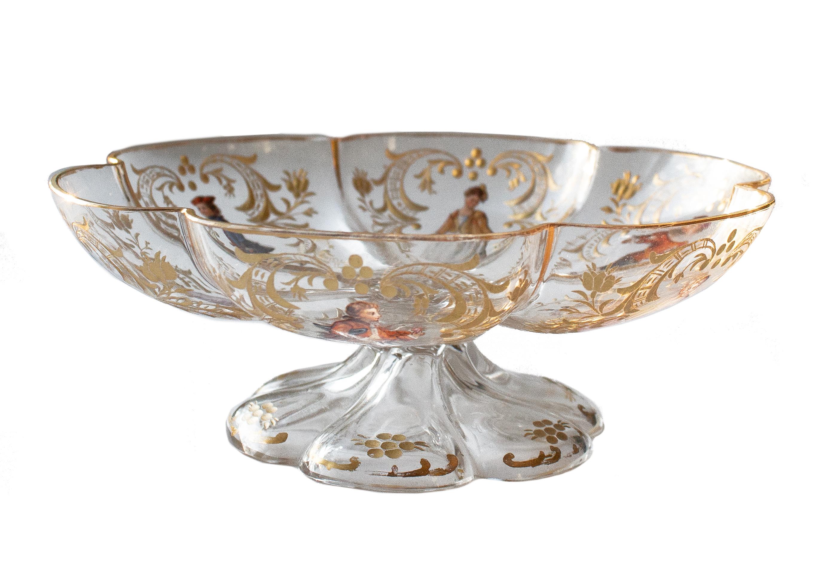 Exquisito cristal Lobmeyr del siglo XIX con decoración romántica de esmalte Austríaco en venta