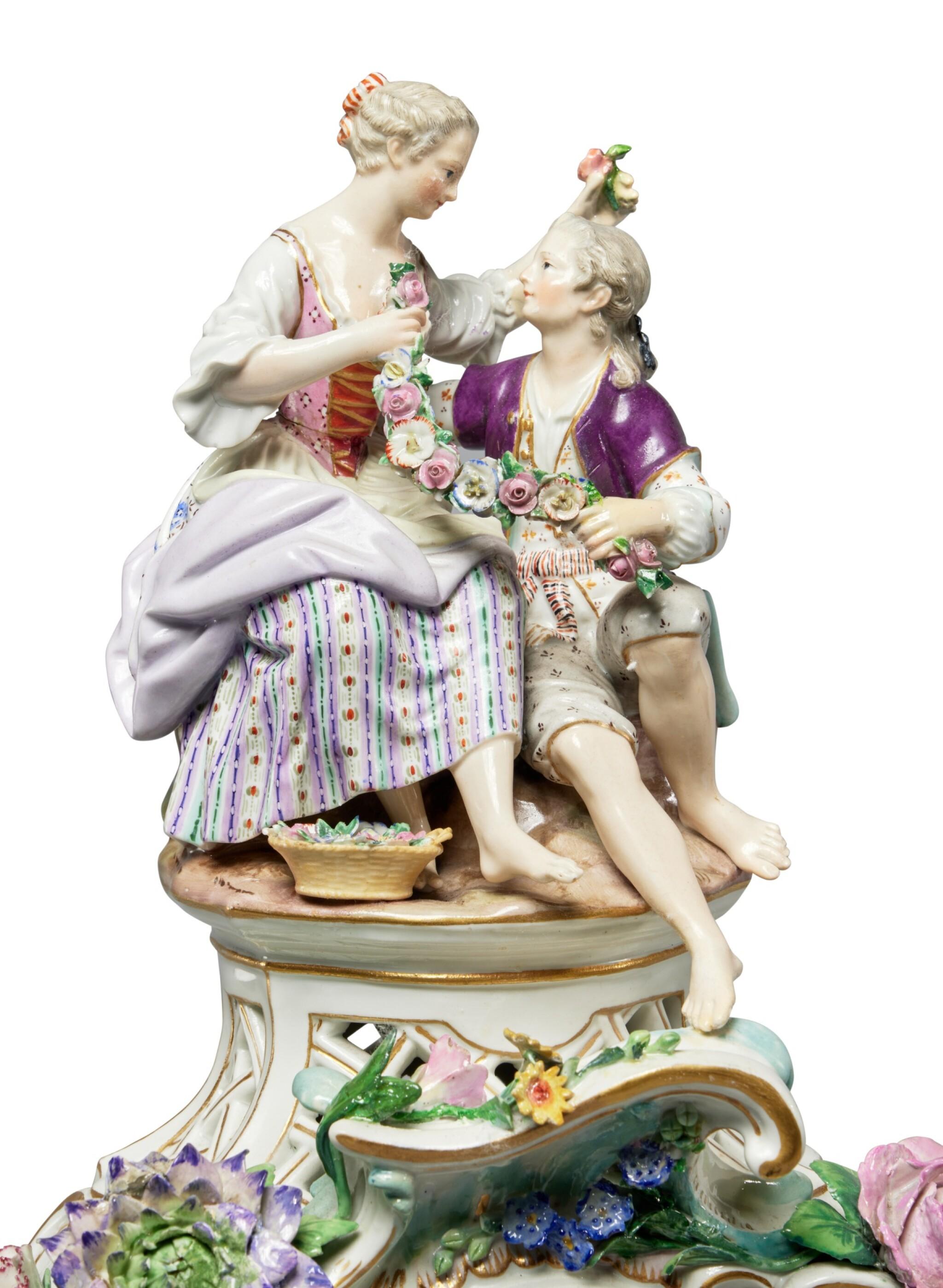 Exquisite 19th Century Meissen Porcelain Clock Case and Stand In Good Condition For Sale In Miami, US