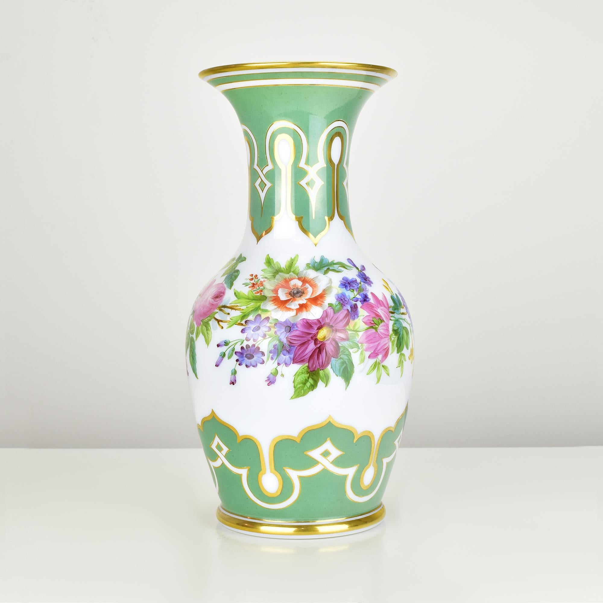 Exquisite 19th Century Opaline Glass Vase Handpainted, Attributed to Baccarat or In Good Condition For Sale In Bad Säckingen, DE
