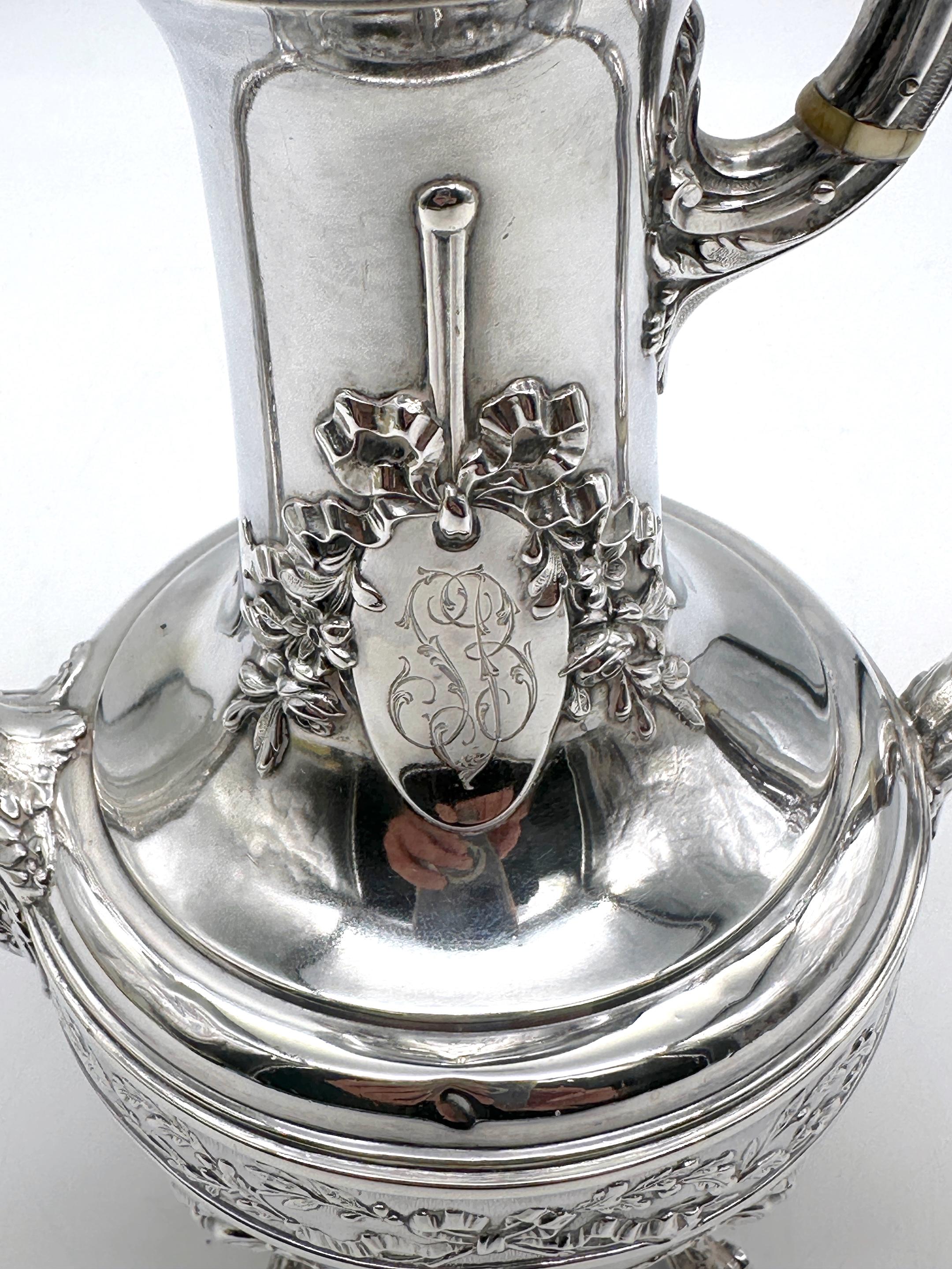 Exquise cafetière espagnole du 19e siècle en sterling de style néo-rococo en vente 4