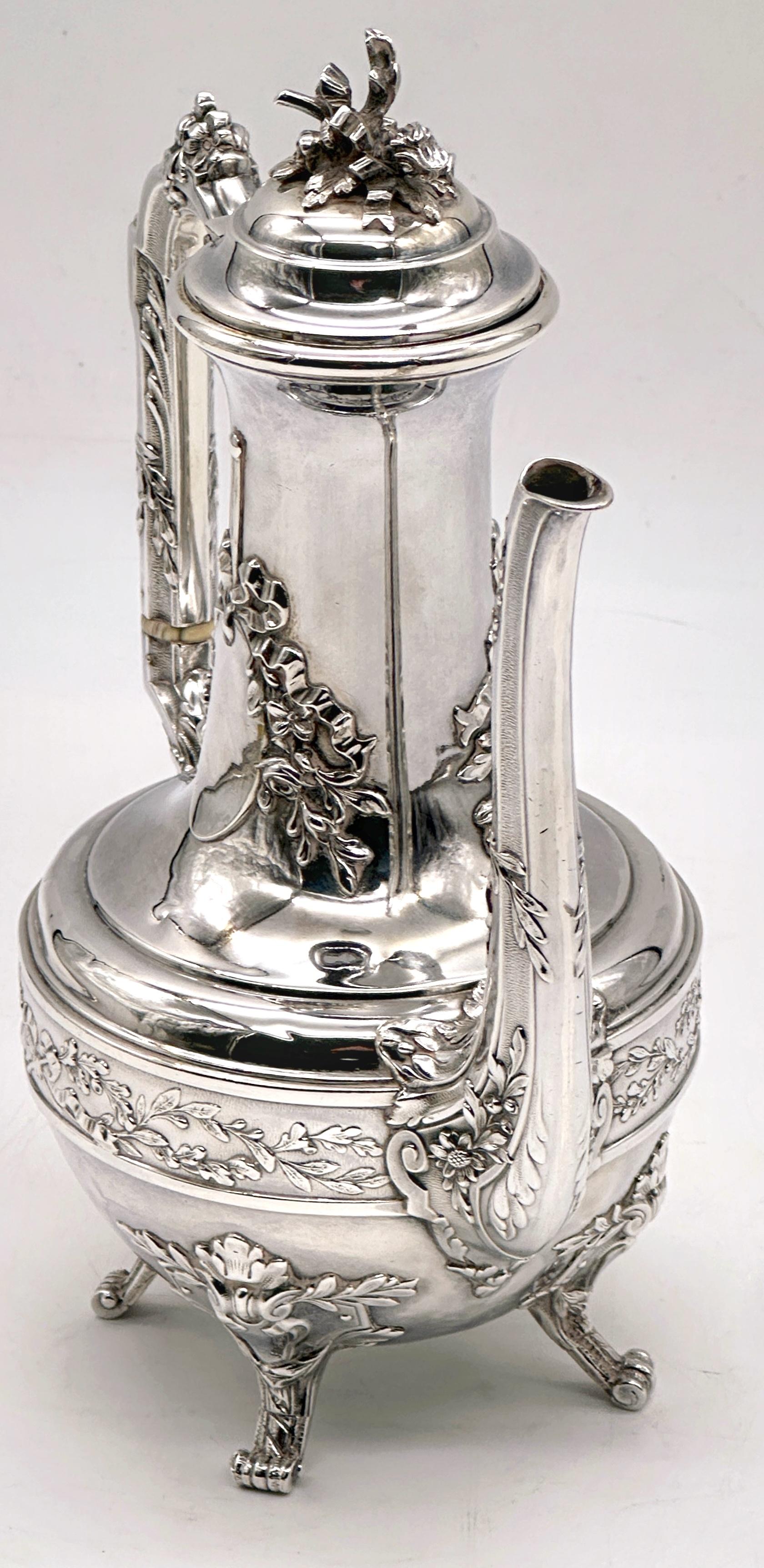 Néo-rococo Exquise cafetière espagnole du 19e siècle en sterling de style néo-rococo en vente