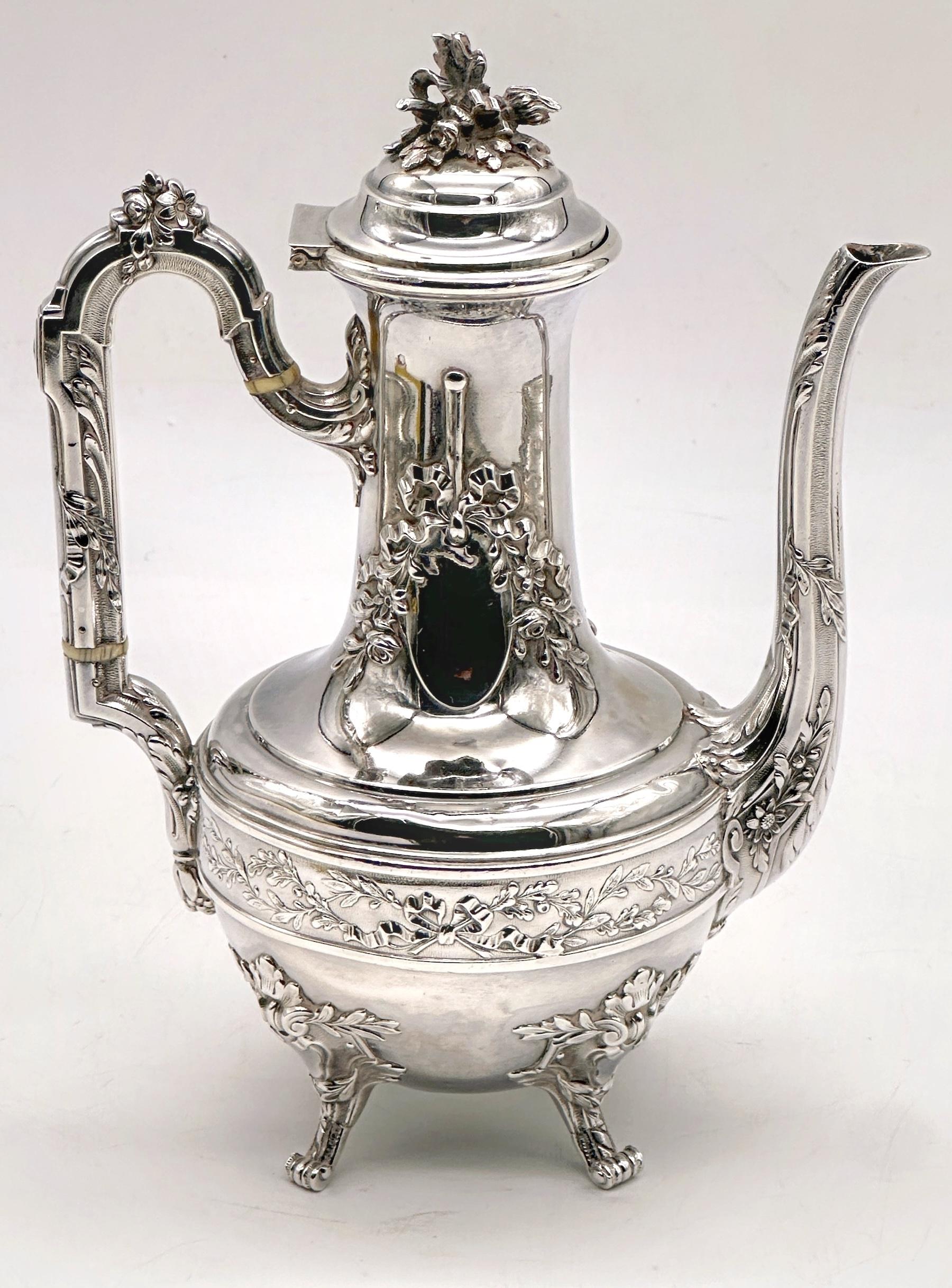 Moulage Exquise cafetière espagnole du 19e siècle en sterling de style néo-rococo en vente