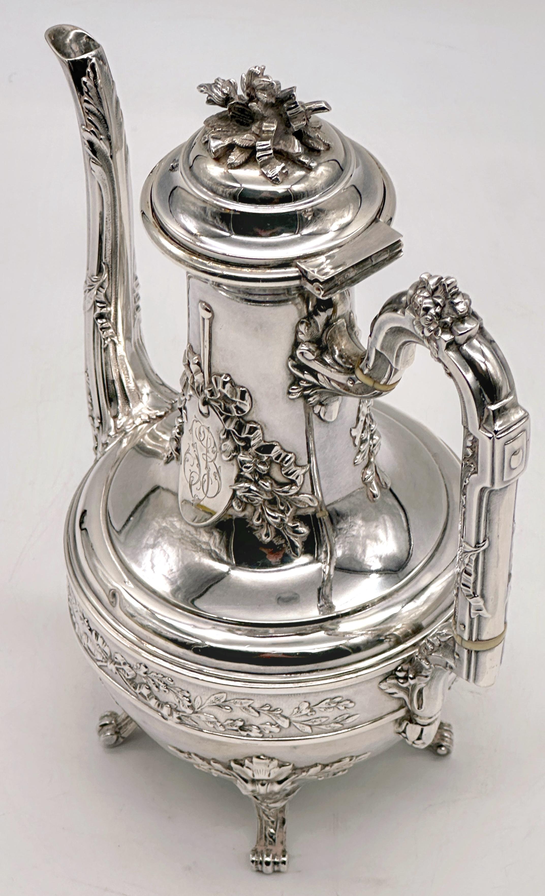 XIXe siècle Exquise cafetière espagnole du 19e siècle en sterling de style néo-rococo en vente