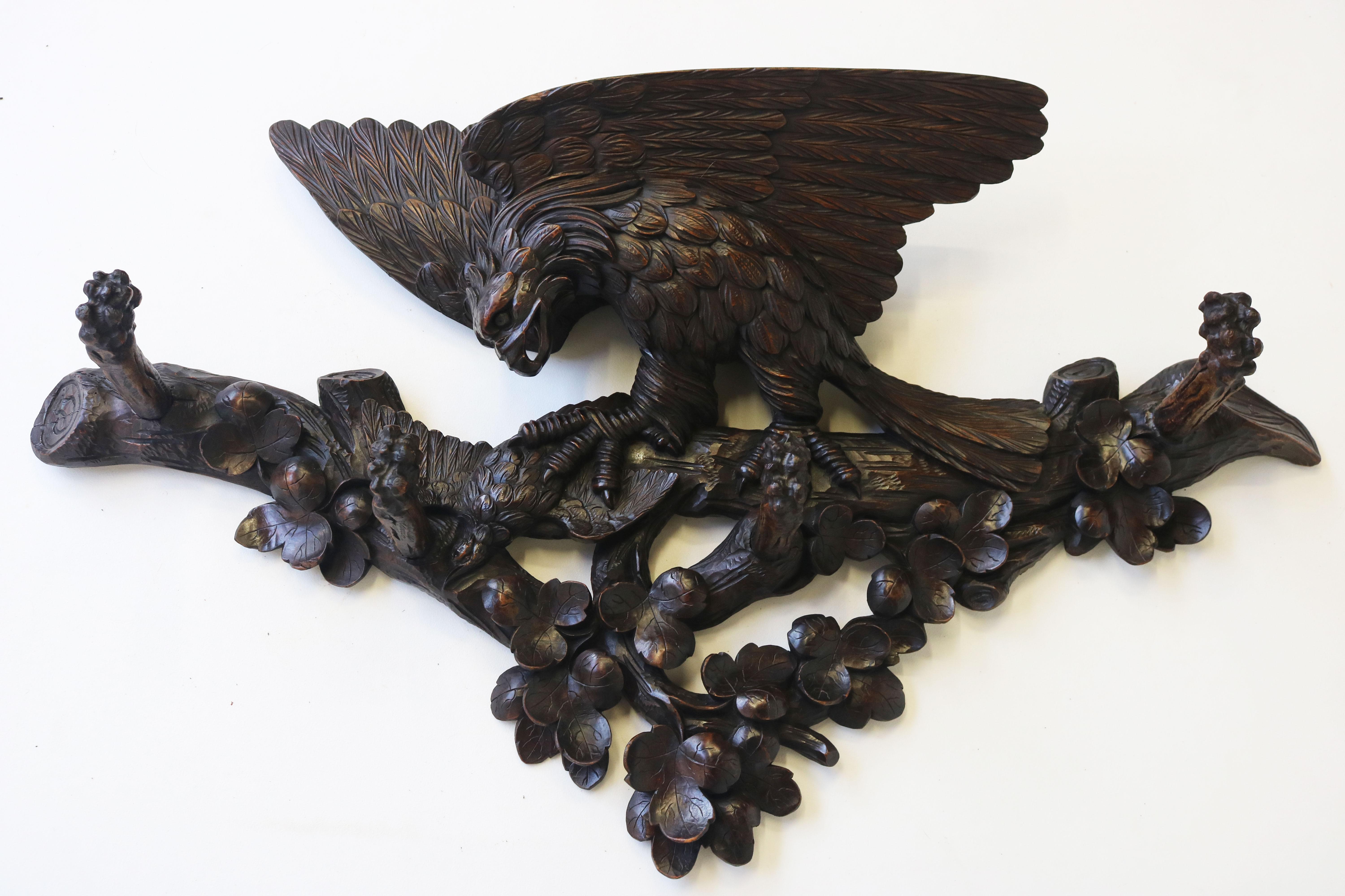 Exquisite 19th century Swiss Black Forest Coat rack carved eagle hallway antique For Sale 4