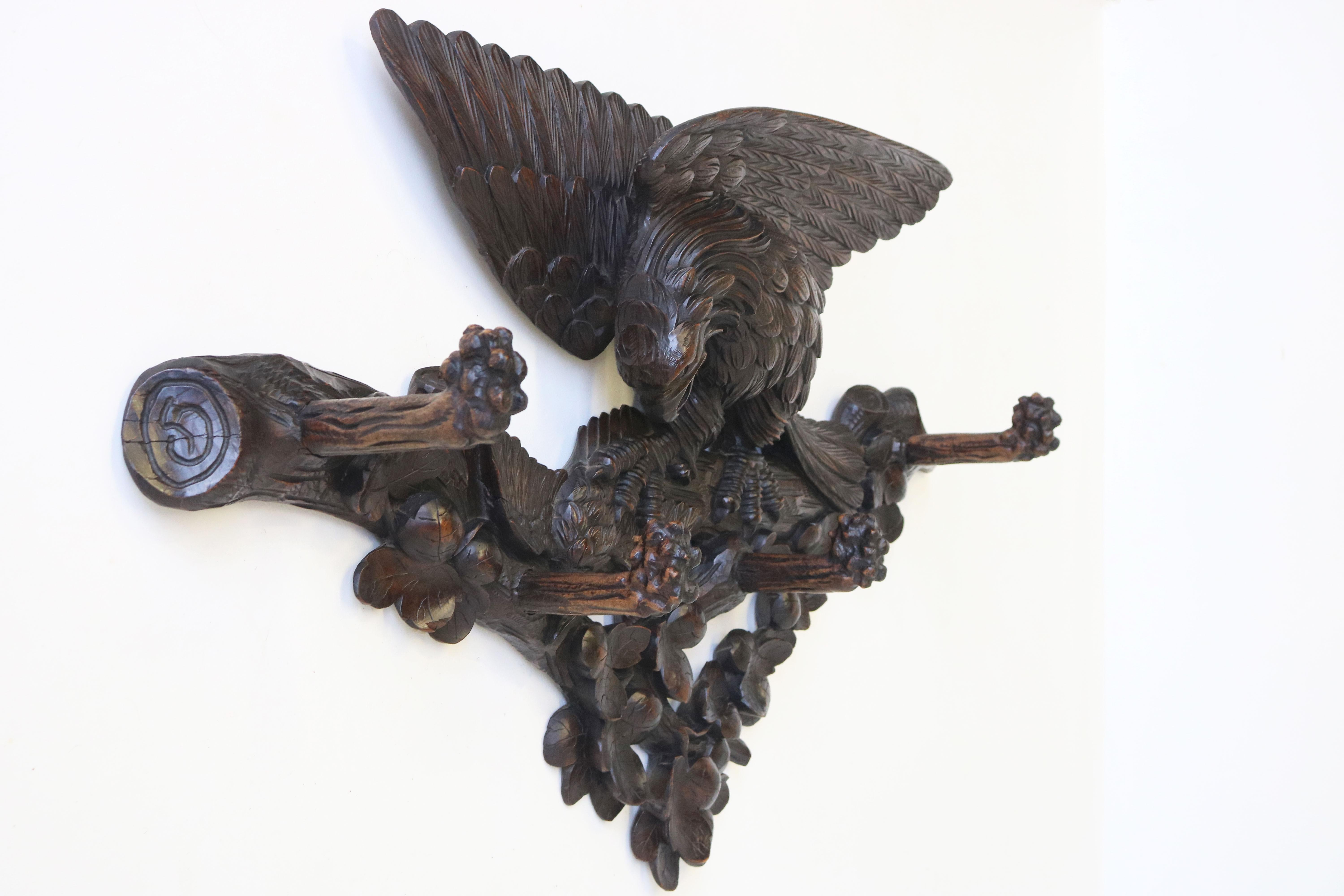 Exquisite 19th century Swiss Black Forest Coat rack carved eagle hallway antique For Sale 6