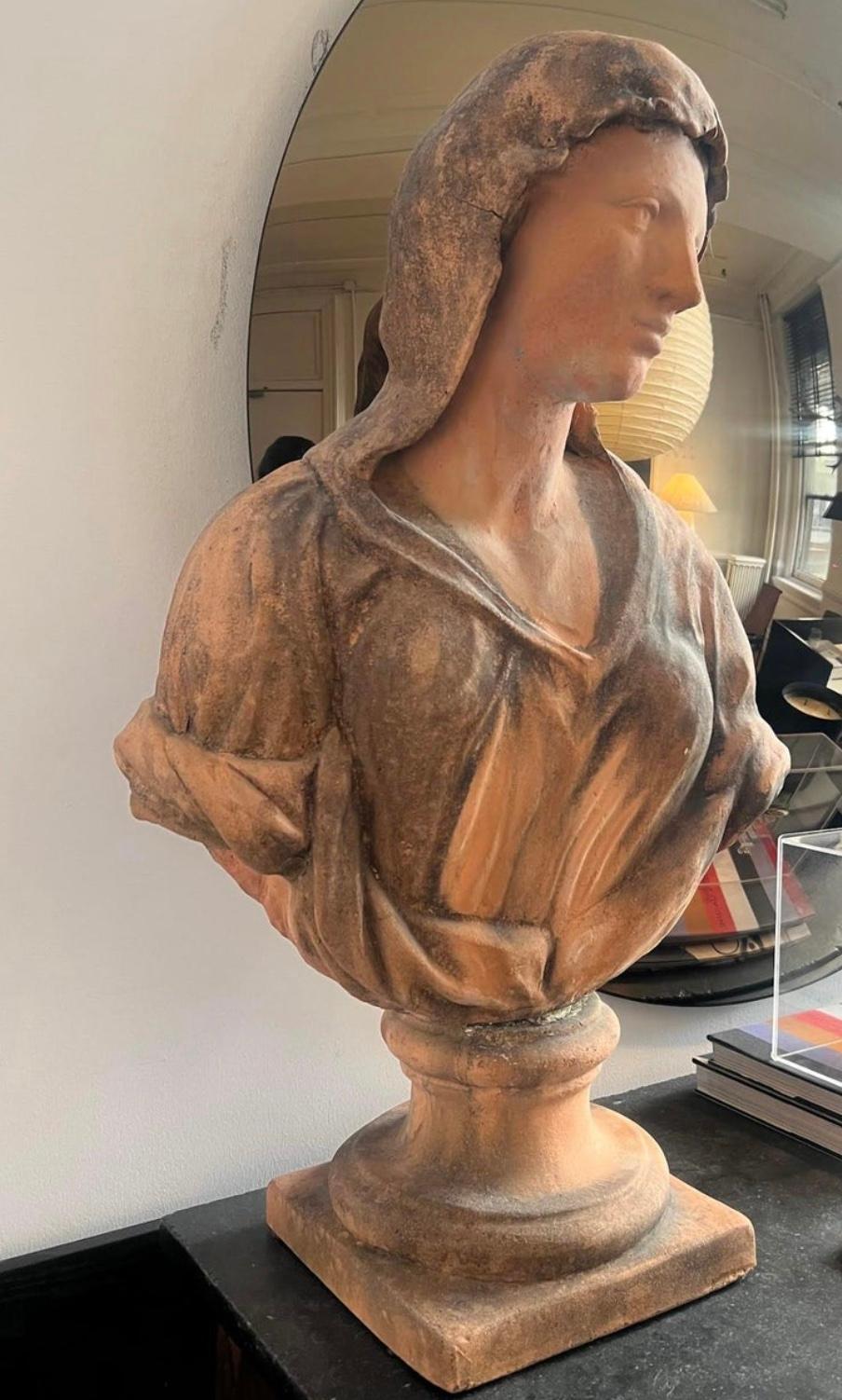 Terracotta Squisita scultura in terracotta del XIX secolo raffigurante una donna in stile rinascimentale in vendita