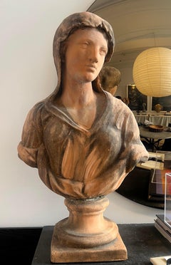Exquise sculpture en terre cuite du 19ème siècle représentant une femme de style Renaissance