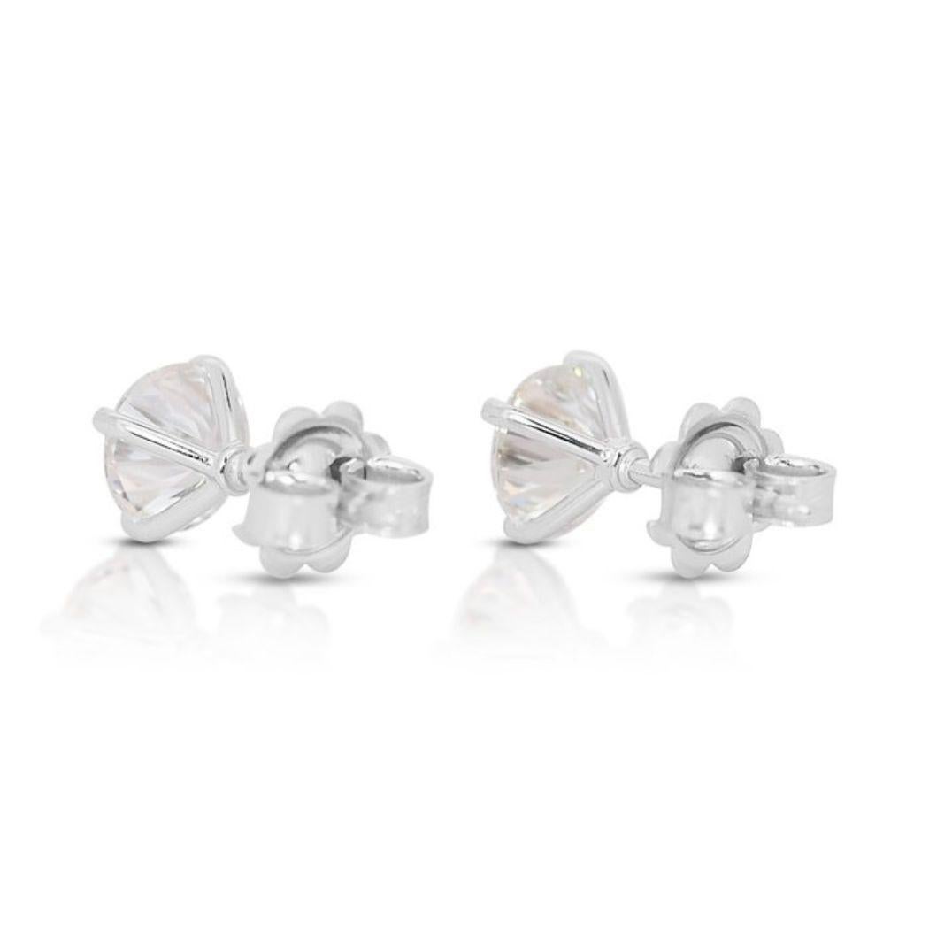 Exquisite 2.00 Carat Round Brilliant Diamond Stud Earrings In New Condition For Sale In רמת גן, IL