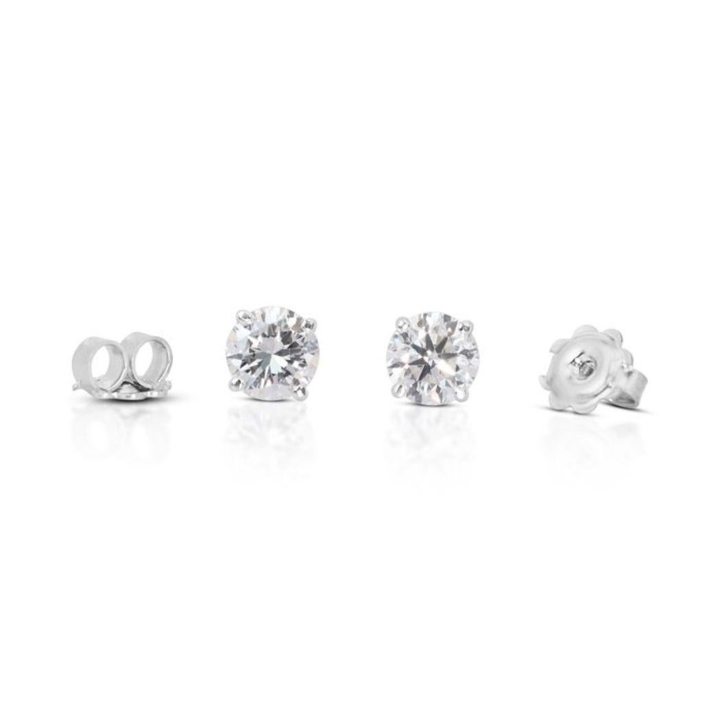 Women's Exquisite 2.00 Carat Round Brilliant Diamond Stud Earrings For Sale
