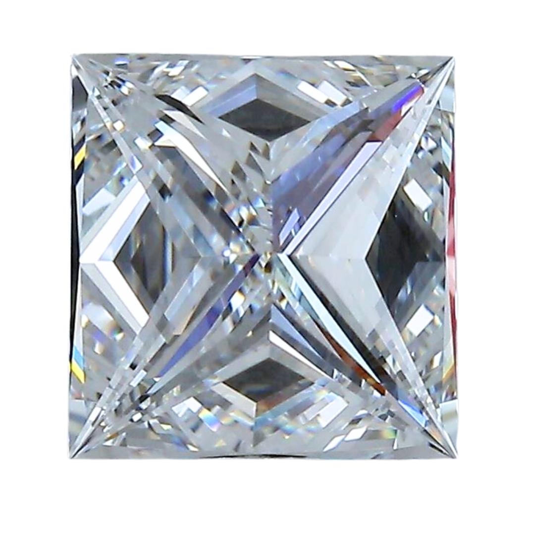 Women's Exquisite 2.01ct Ideal Cut Square-Shaped Diamond - GIA Certified For Sale
