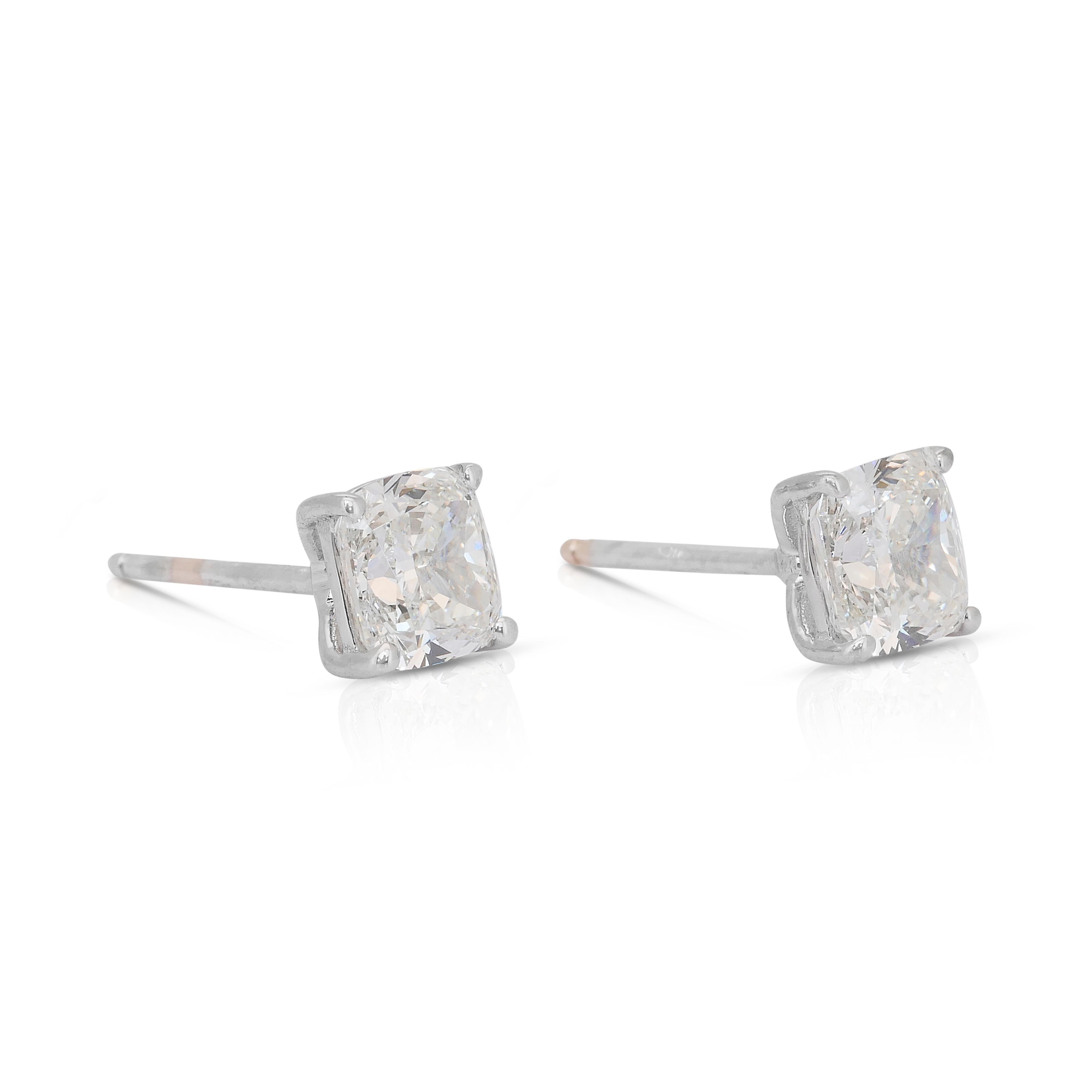 Taille coussin Exquises boucles d'oreilles en or blanc 18 carats de 2,02 ct de diamants - certifiées IGI en vente
