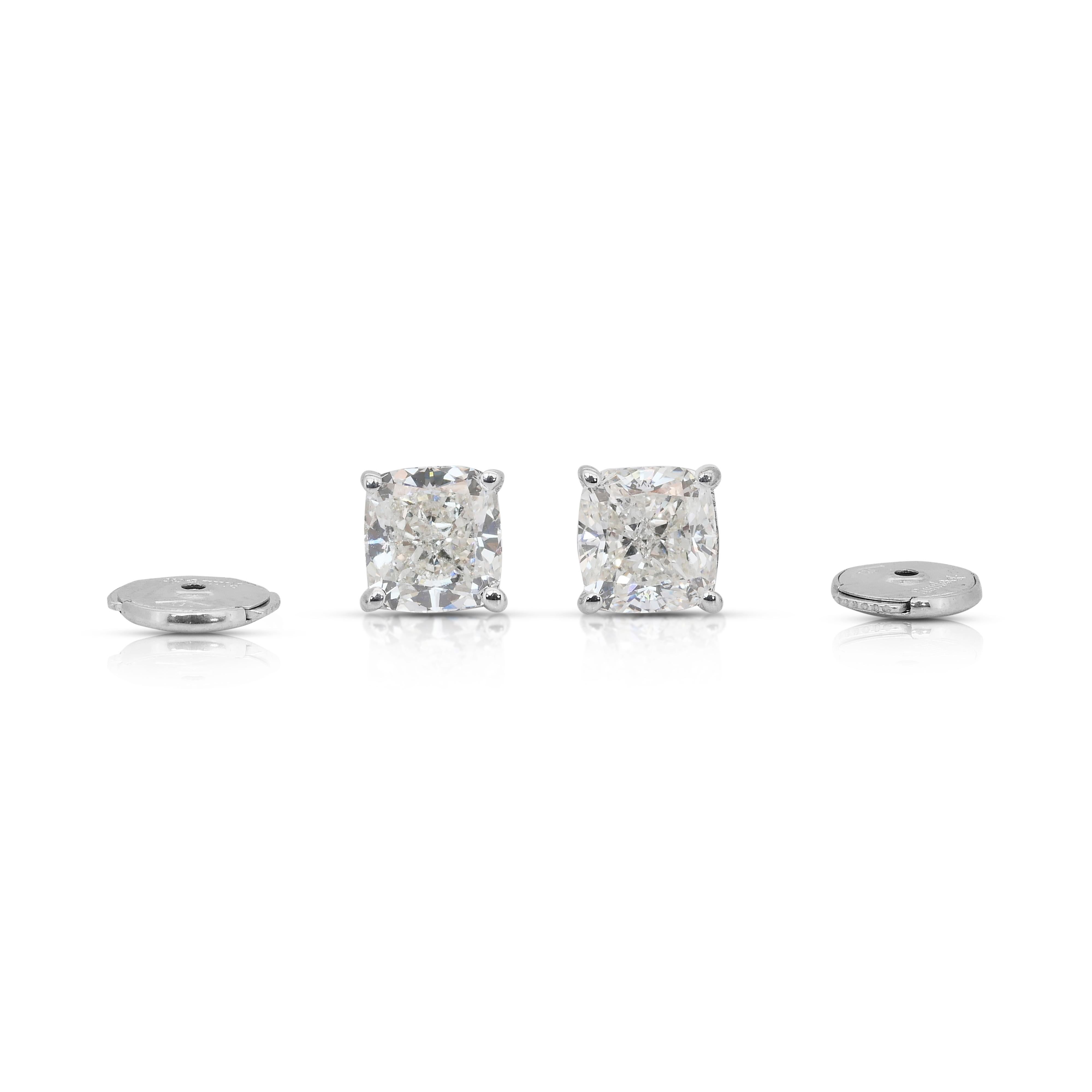Exquises boucles d'oreilles en or blanc 18 carats de 2,02 ct de diamants - certifiées IGI en vente 3