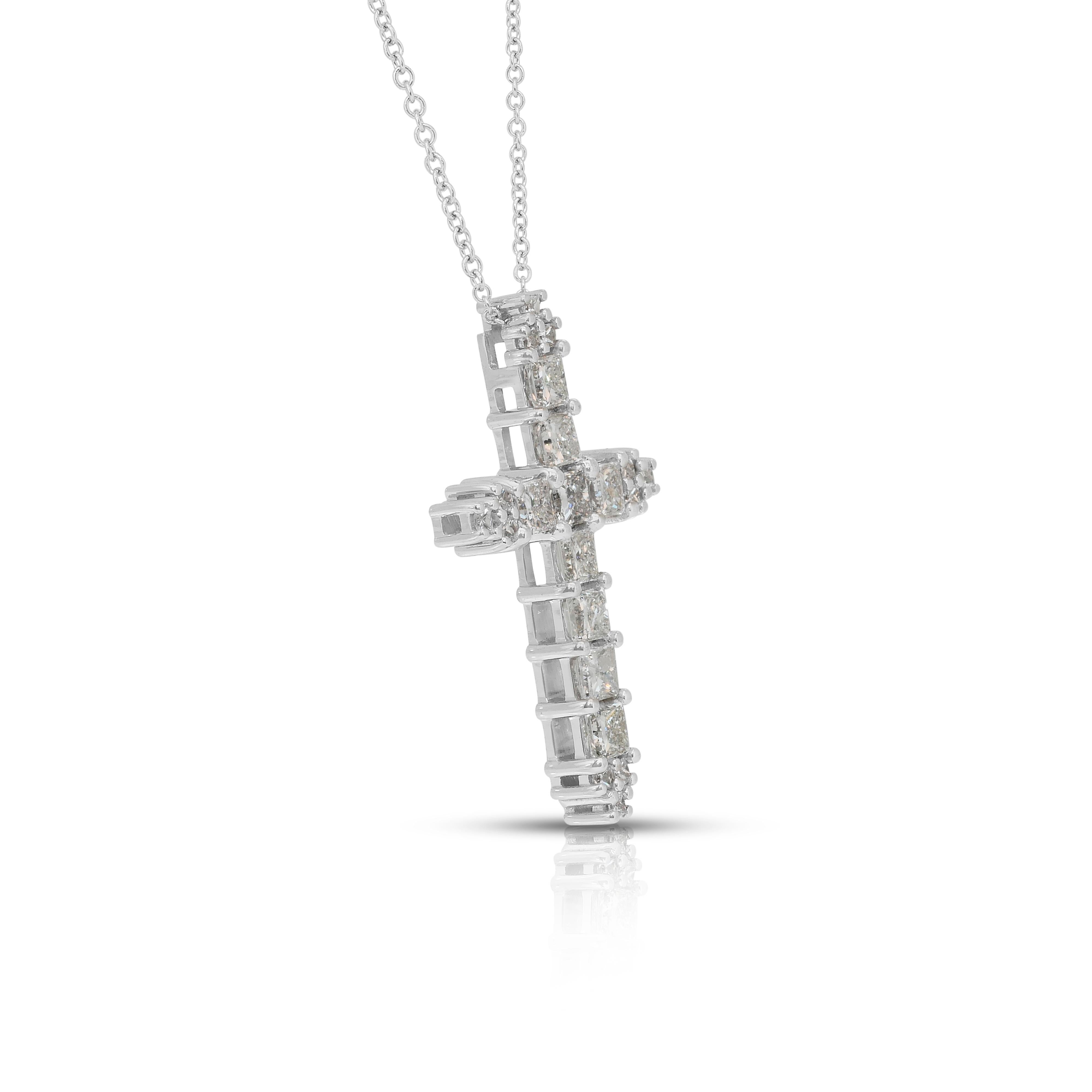 Collier exquis de 2.04ct diamants avec pendentif croix en or blanc 18k en vente 2
