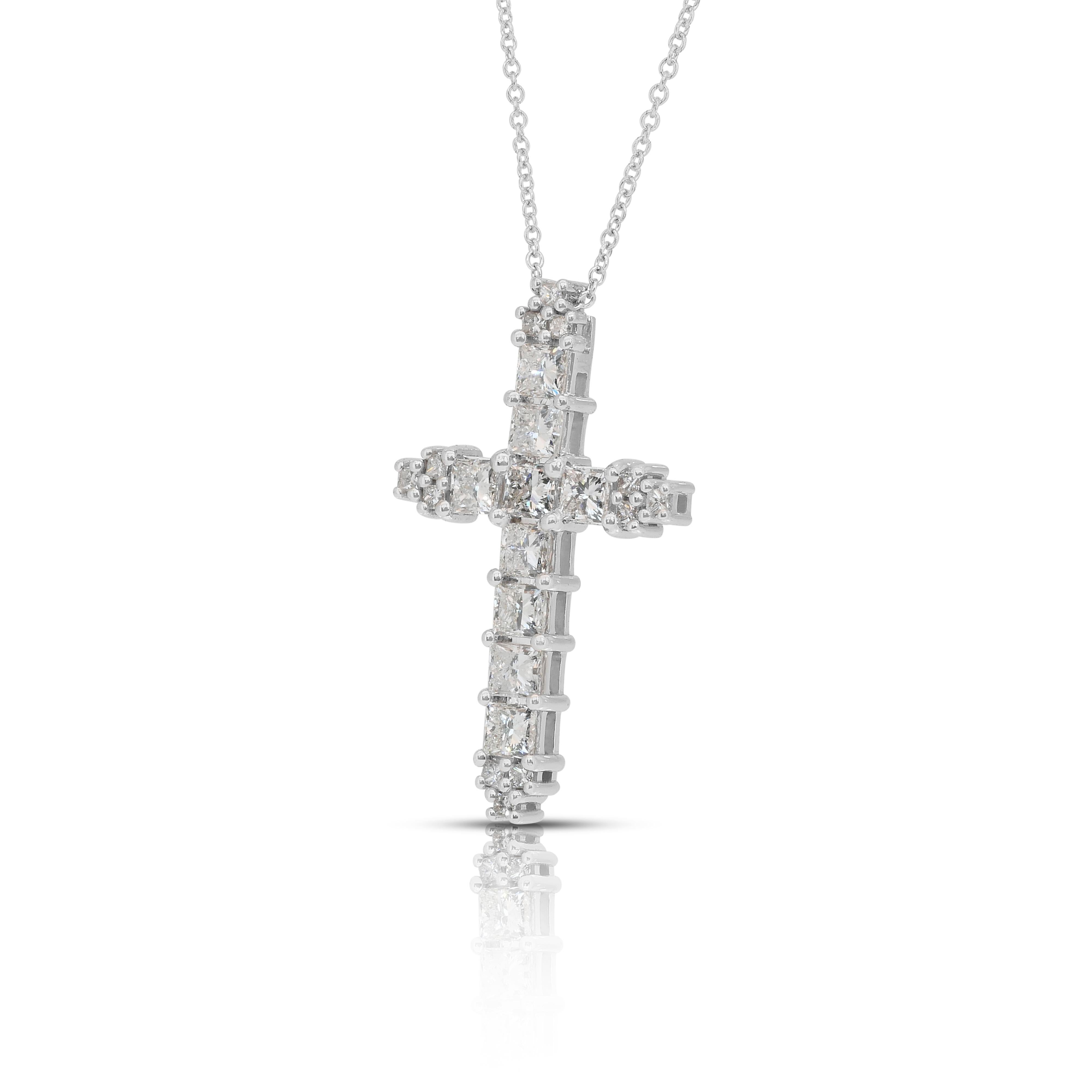 Collier exquis de 2.04ct diamants avec pendentif croix en or blanc 18k en vente 3
