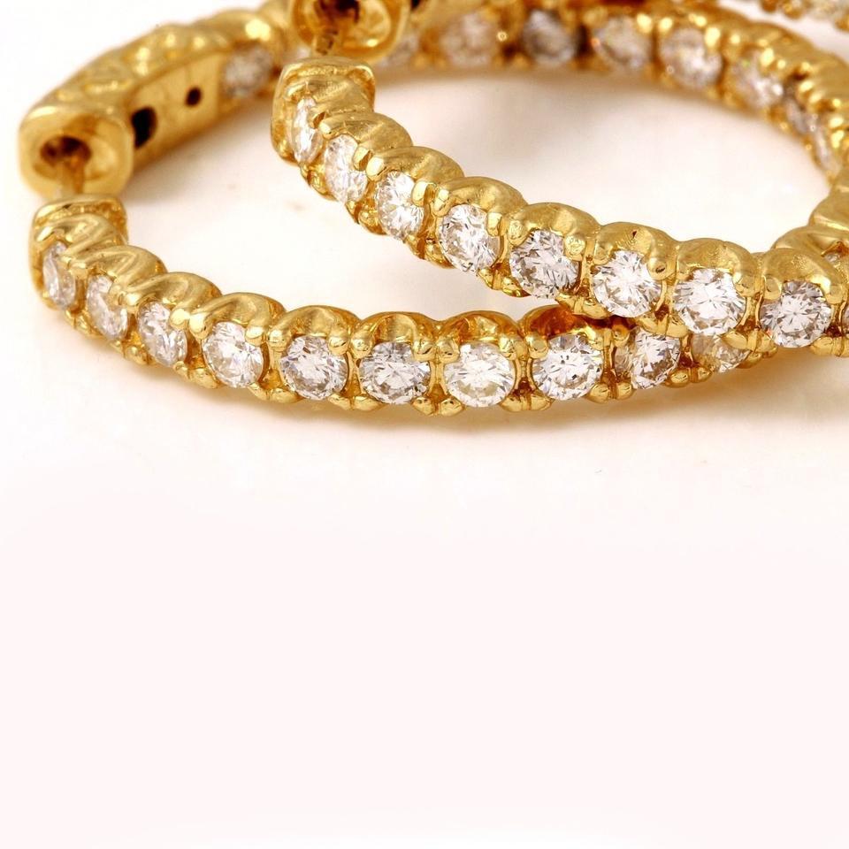 Taille ronde Créoles exquises en or jaune massif 14 carats avec diamants naturels de 2,10 carats en vente