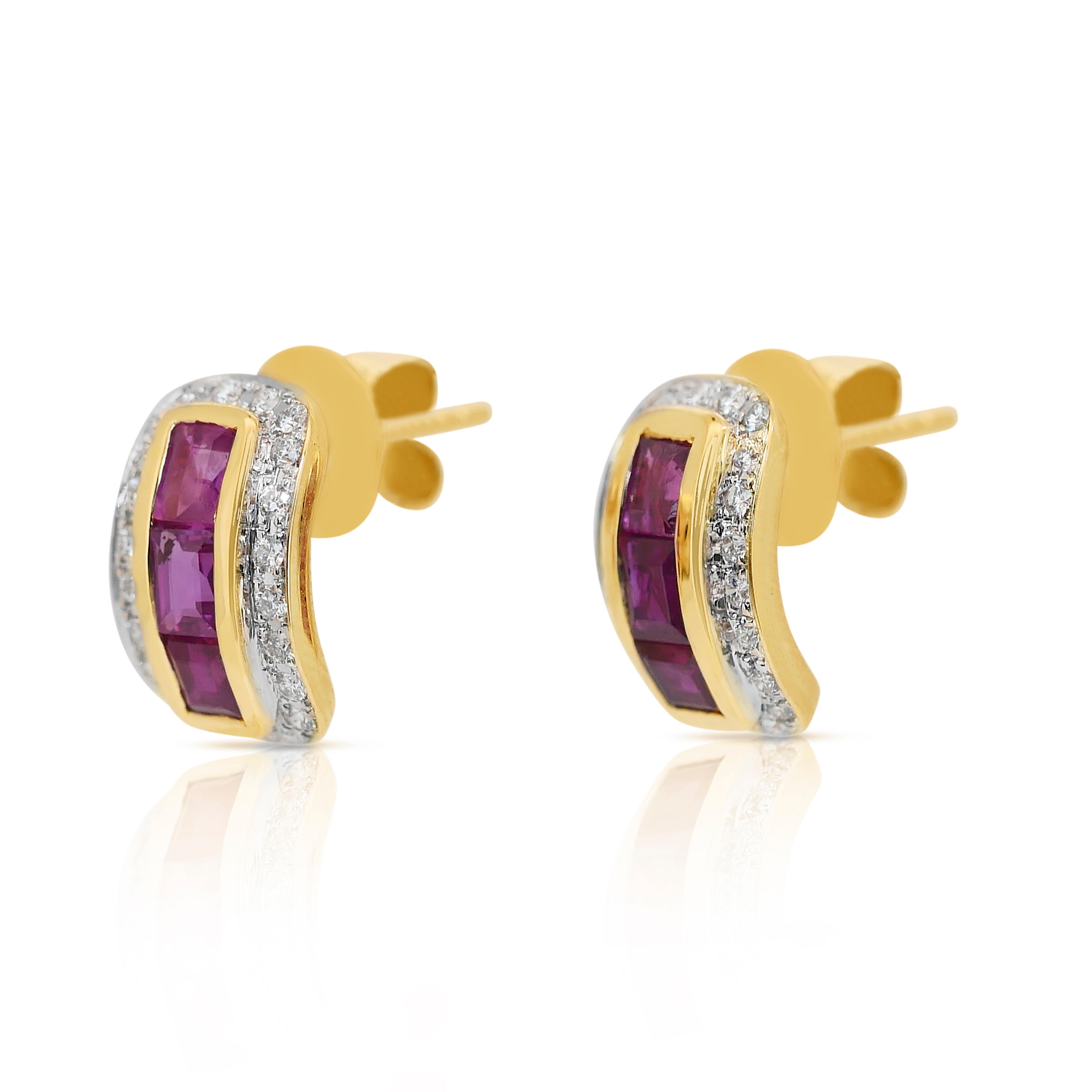 Exquisite 2.17ct Rubies and Diamonds Earrings in 18k Yellow Gold - IGI Certified

Embrace elegance with these exquisite 18K yellow gold earrings, showcasing six baguette-cut rubies of a rich purplish-red hue, totaling 1.46 carats. Accented by 42